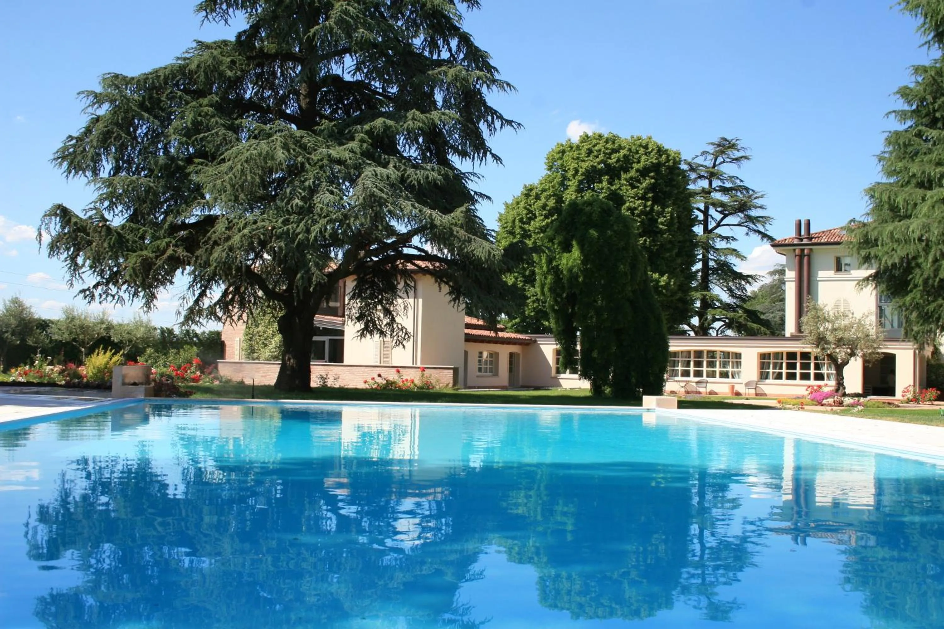 Swimming pool in Relais Villa Valfiore