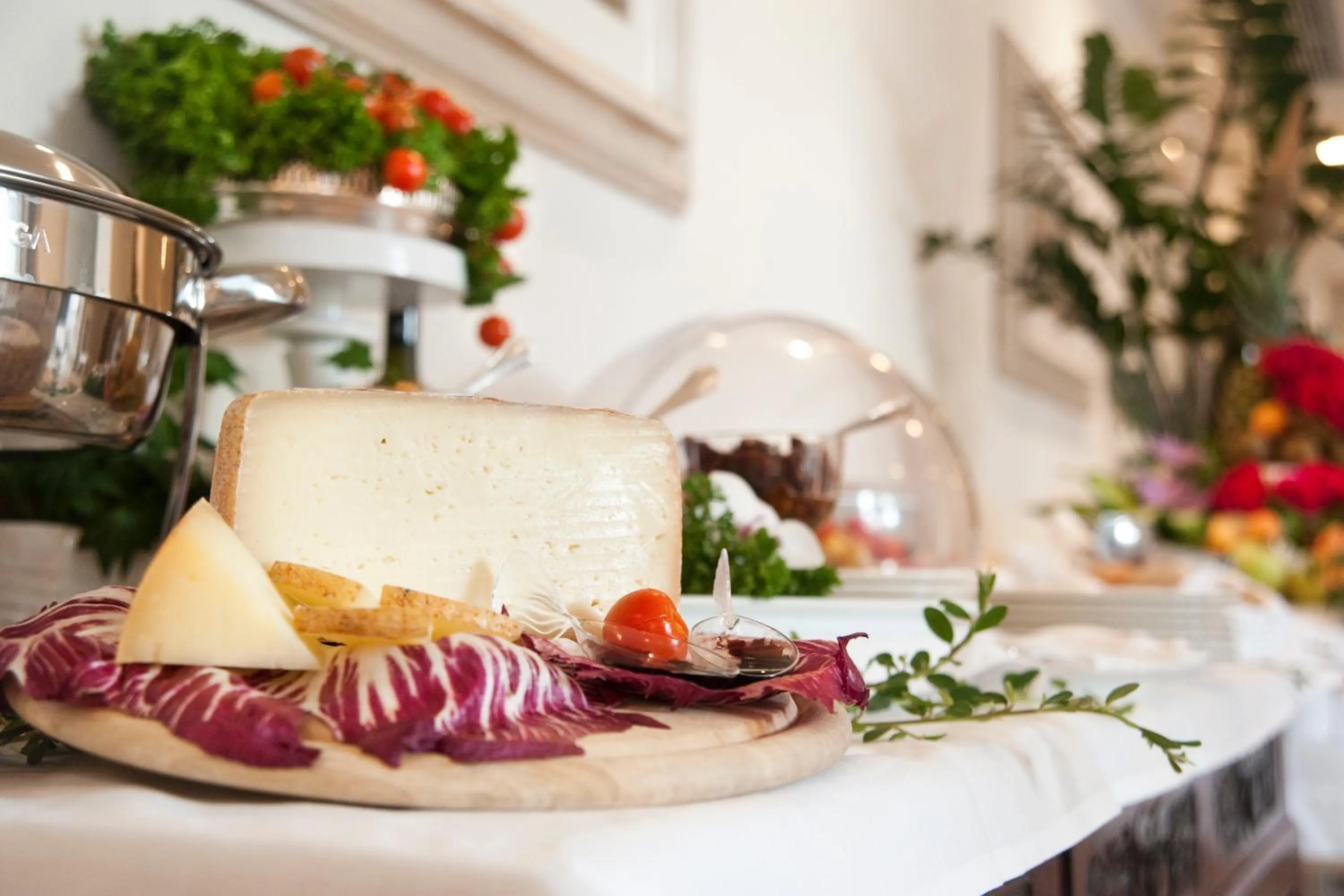 Restaurant/places to eat in Relais Villa Valfiore