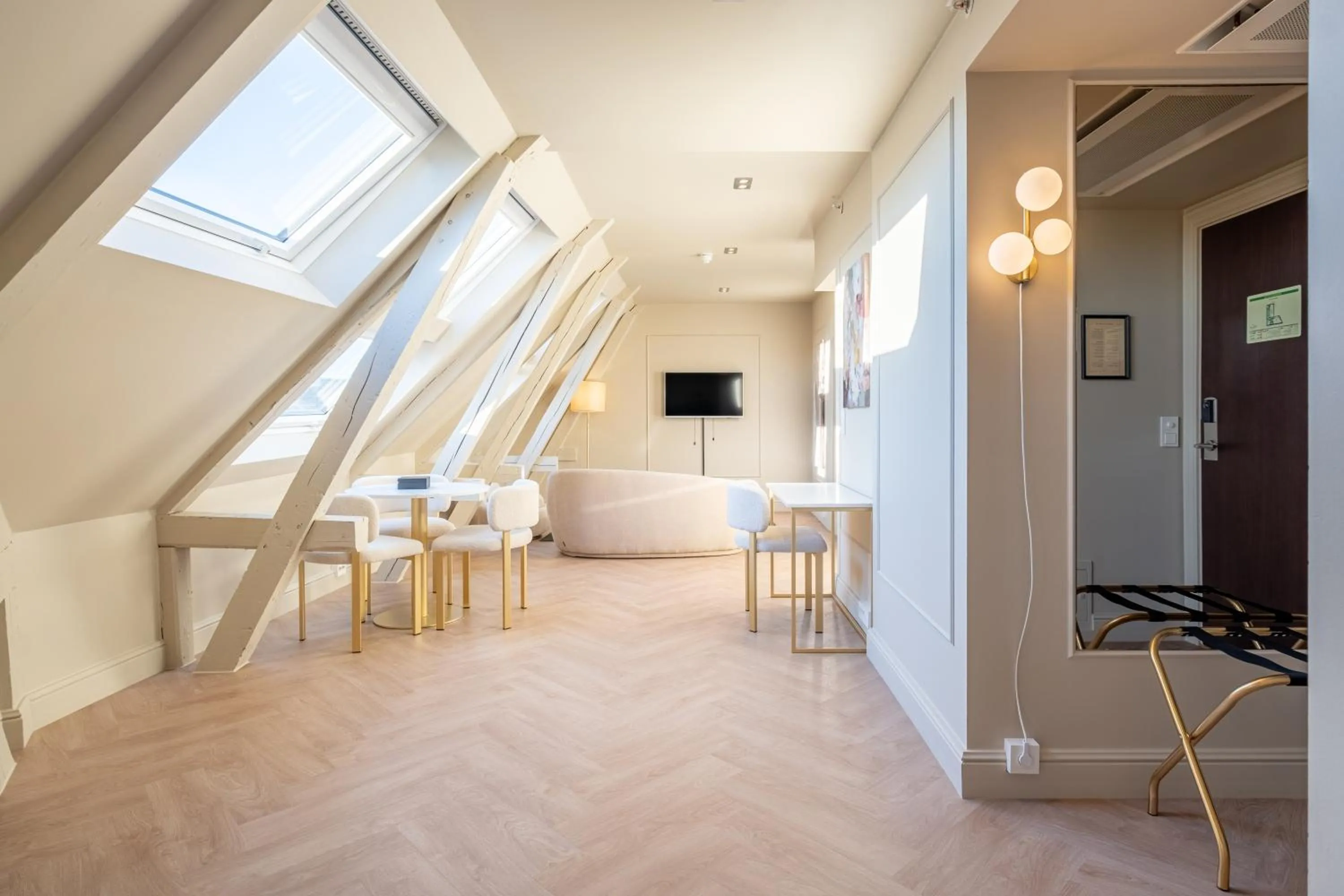 Living room, Bed in The Villa