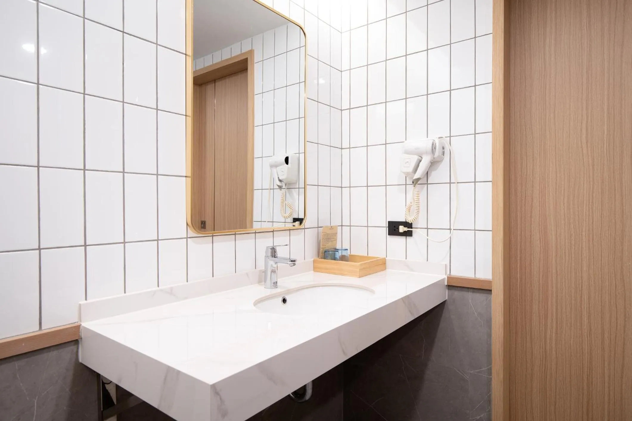 Bathroom in Jomtien Thani Hotel