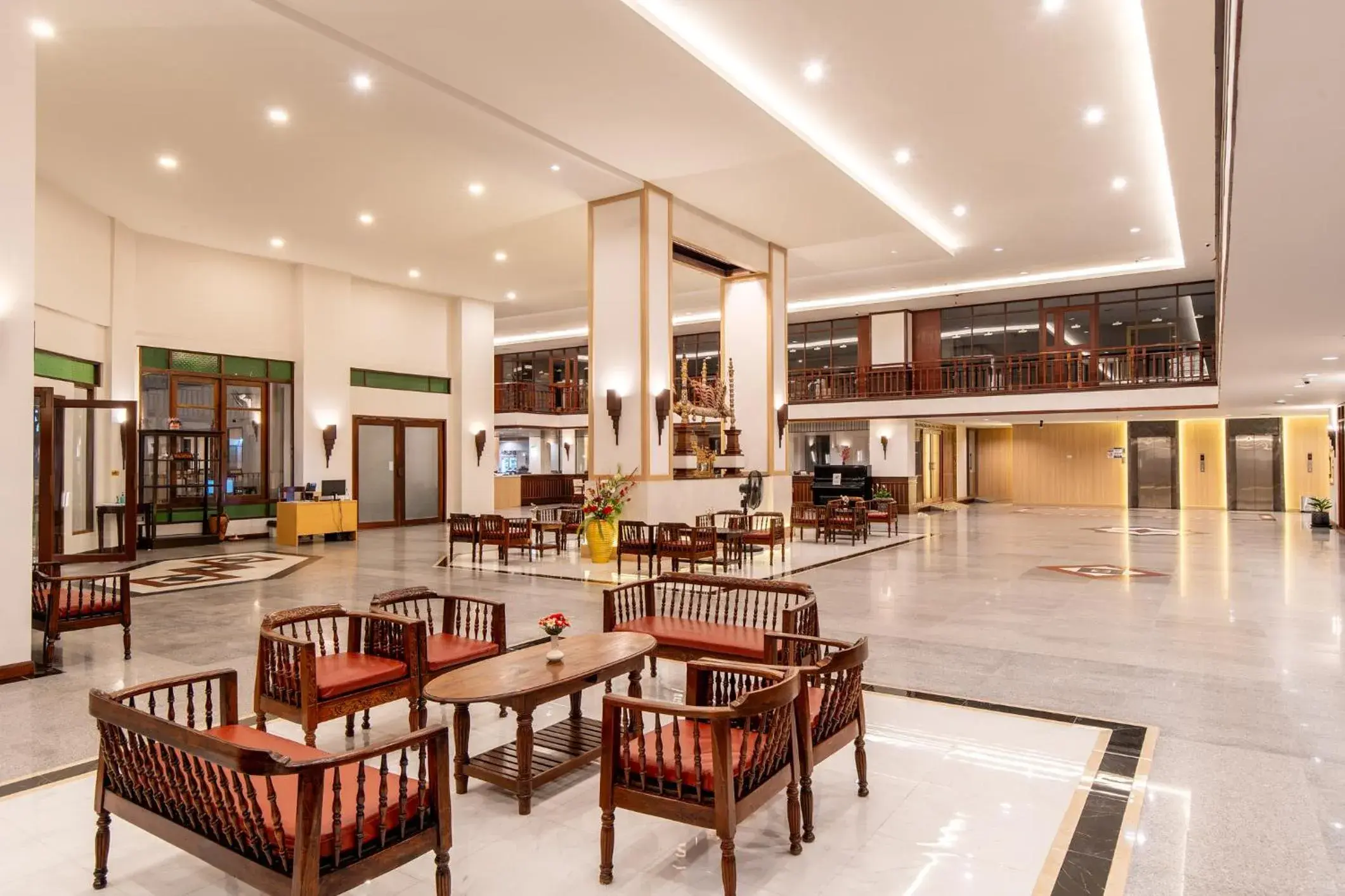 Lobby or reception in Jomtien Thani Hotel Lobby or reception in Jomtien Thani Hotel