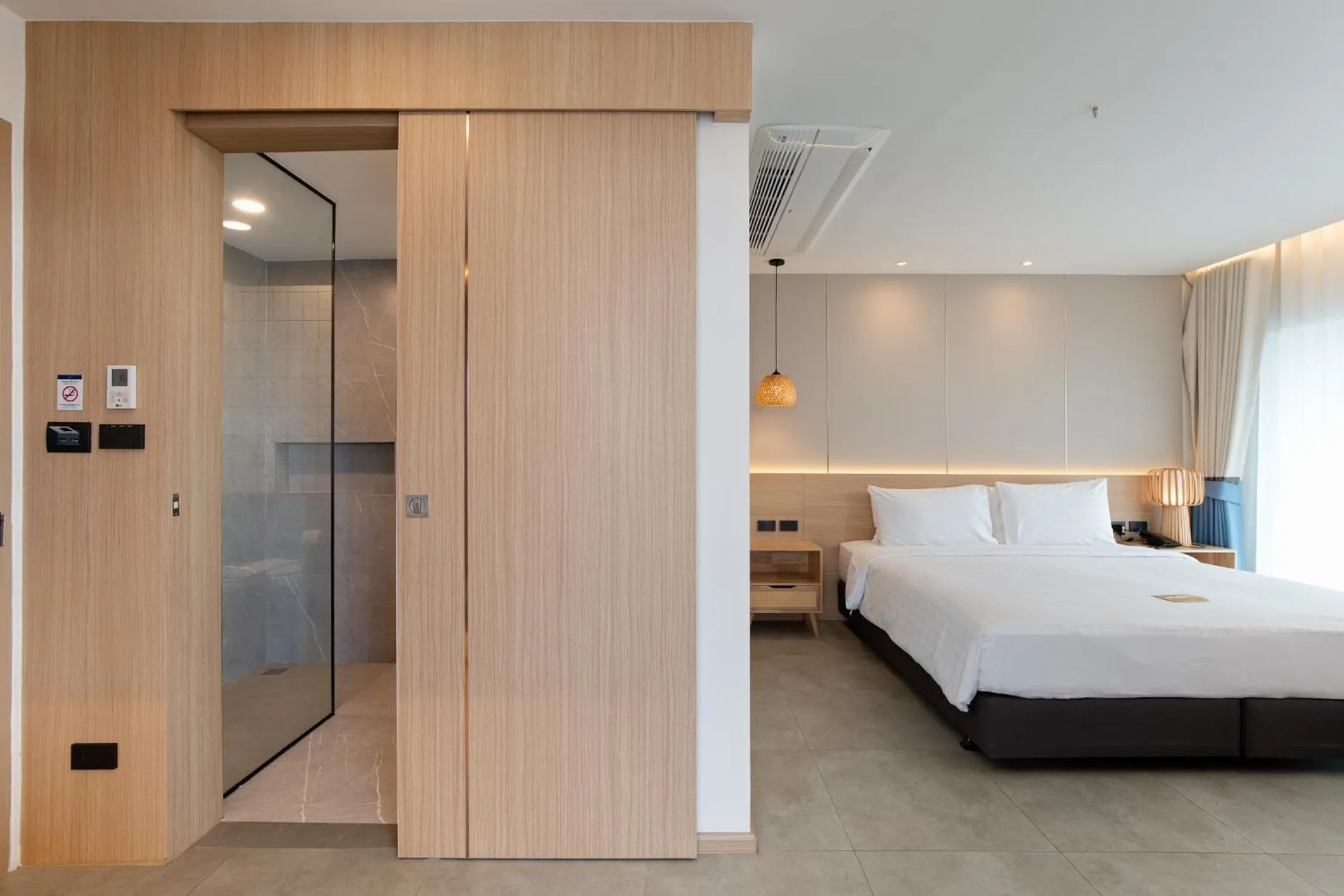 Bedroom, Bed in Jomtien Thani Hotel