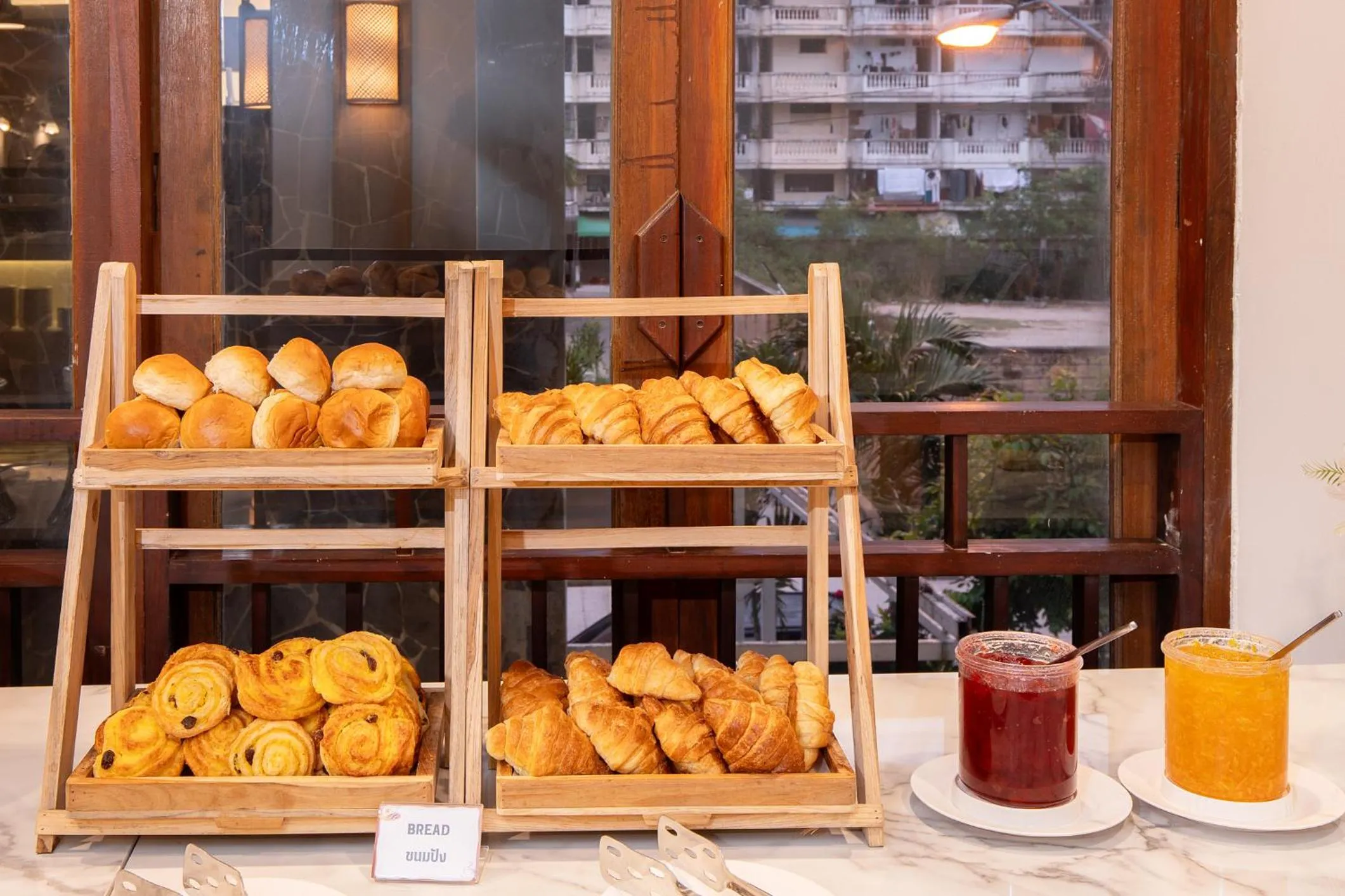 Buffet breakfast in Jomtien Thani Hotel