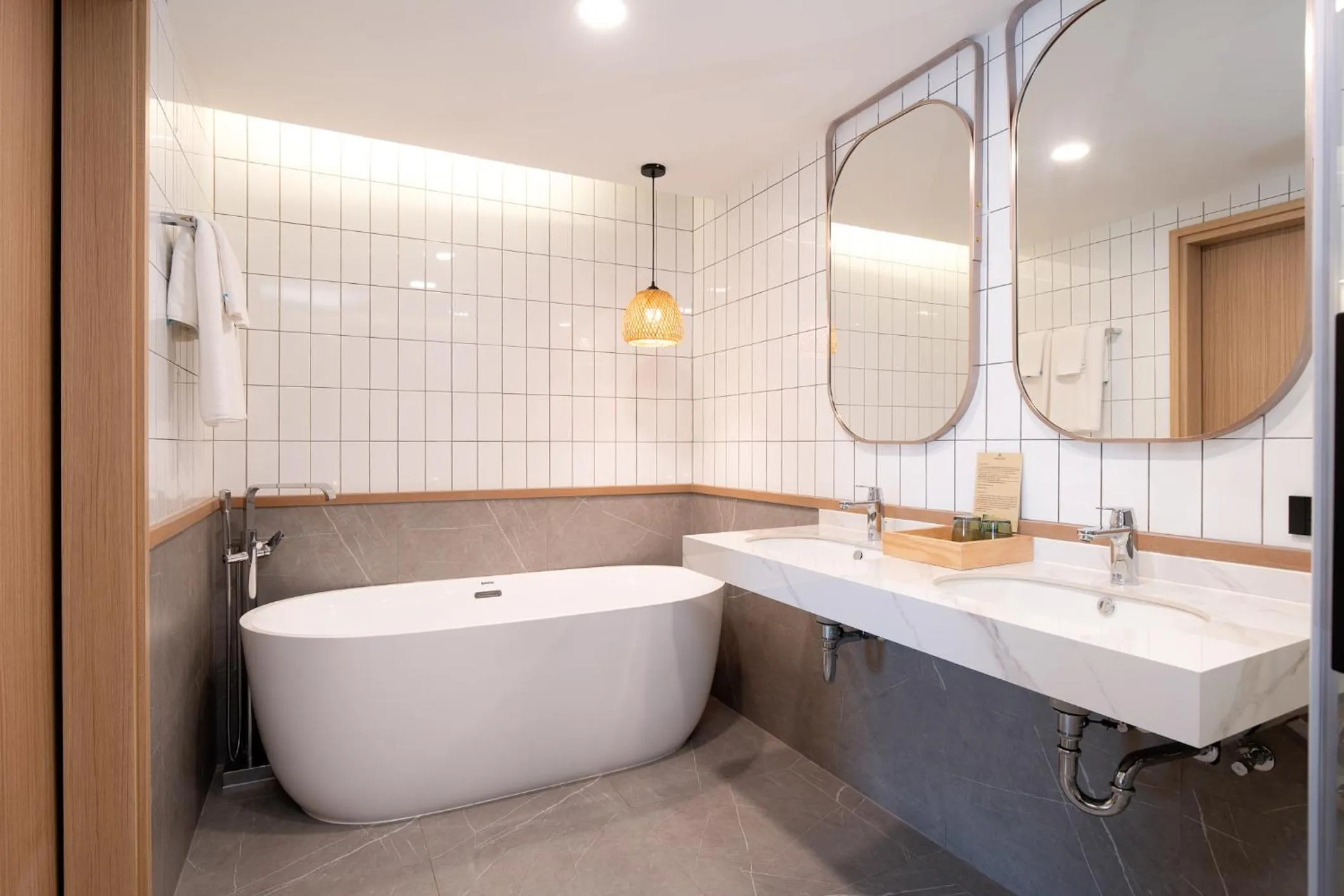 Bathroom in Jomtien Thani Hotel