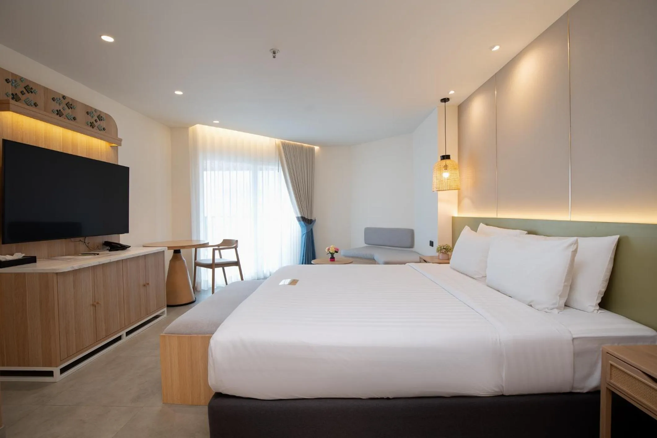 Bedroom, Bed in Jomtien Thani Hotel