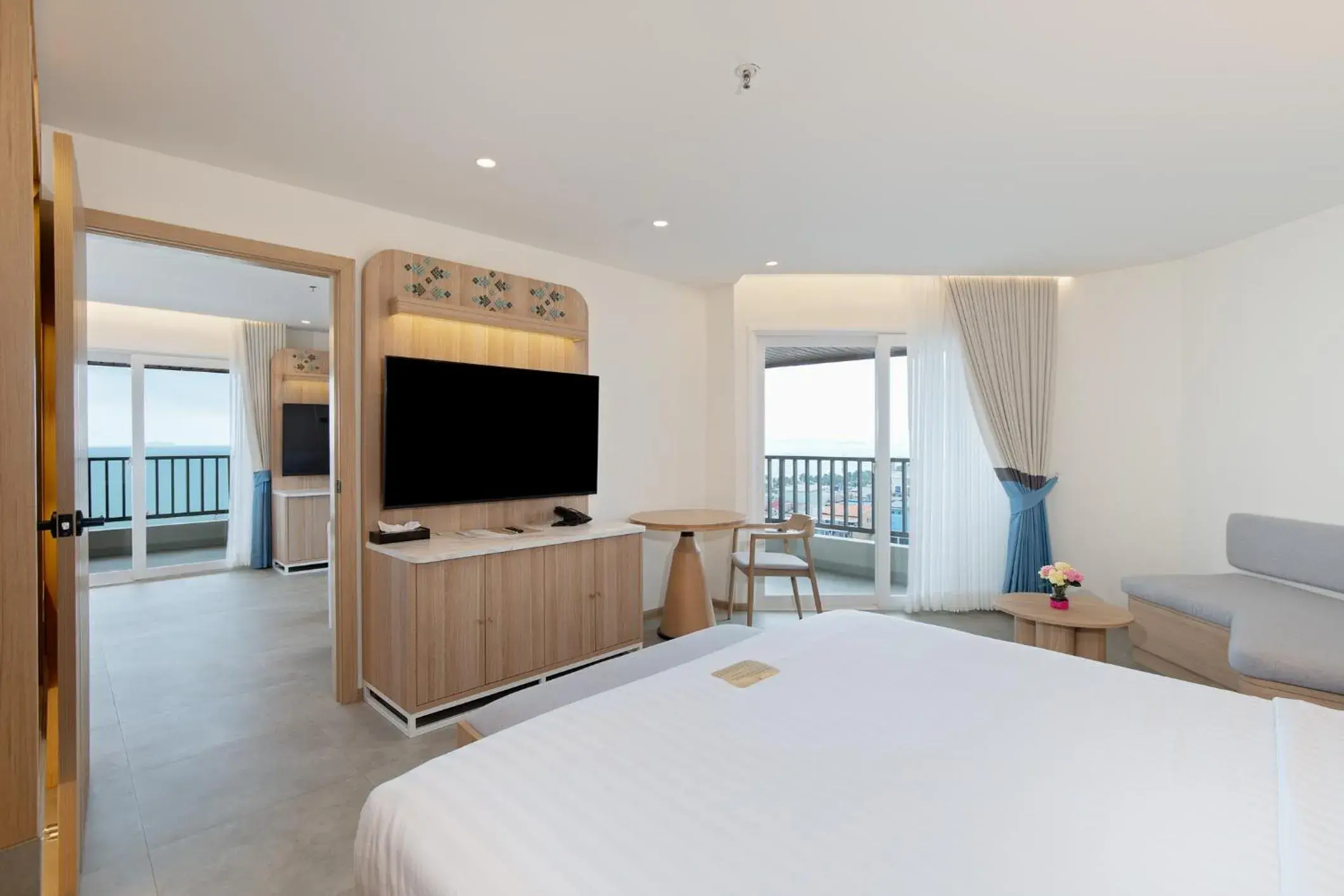 Bedroom, Bed in Jomtien Thani Hotel Bedroom, Bed in Jomtien Thani Hotel