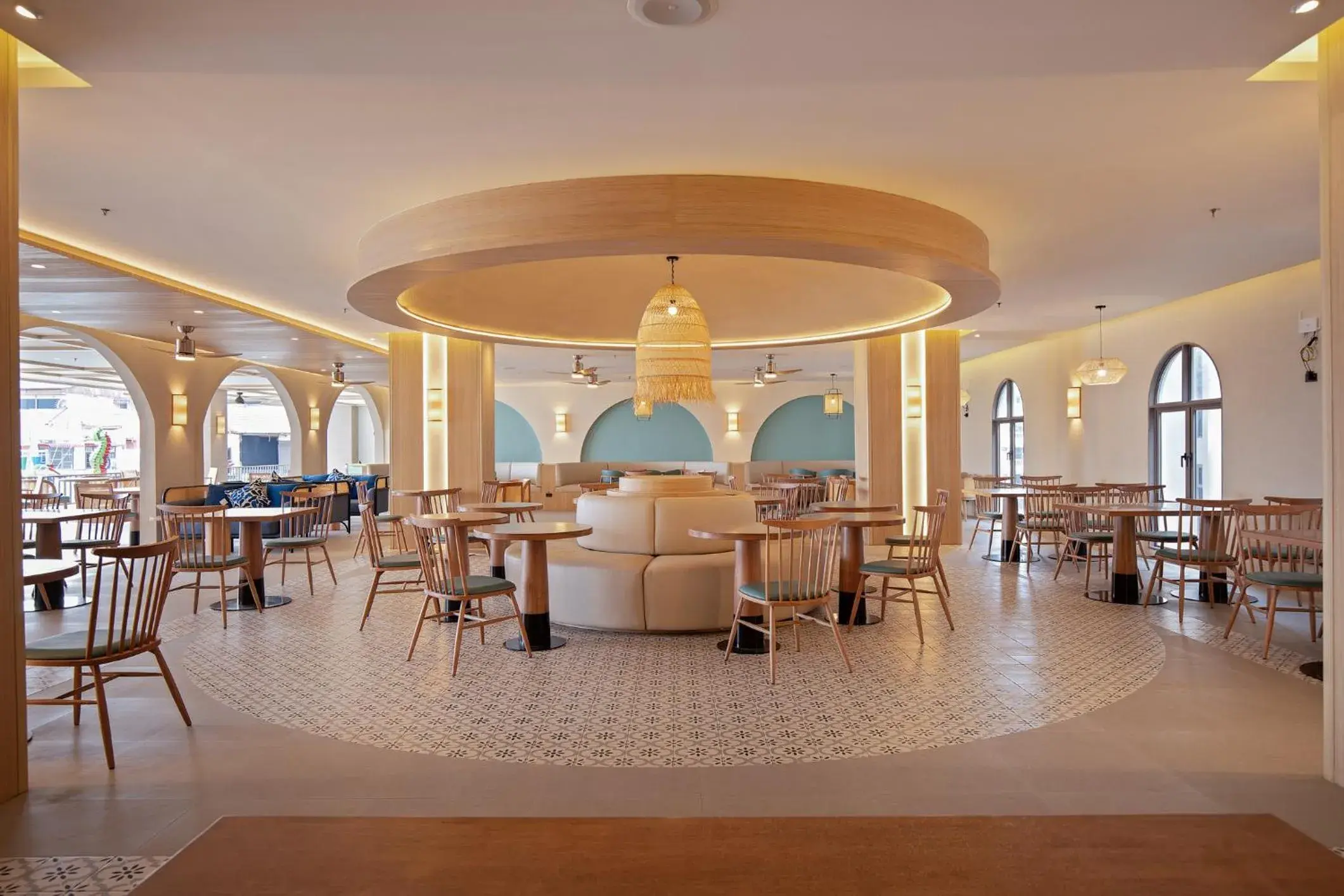 Restaurant/places to eat in Jomtien Thani Hotel Restaurant/places to eat in Jomtien Thani Hotel