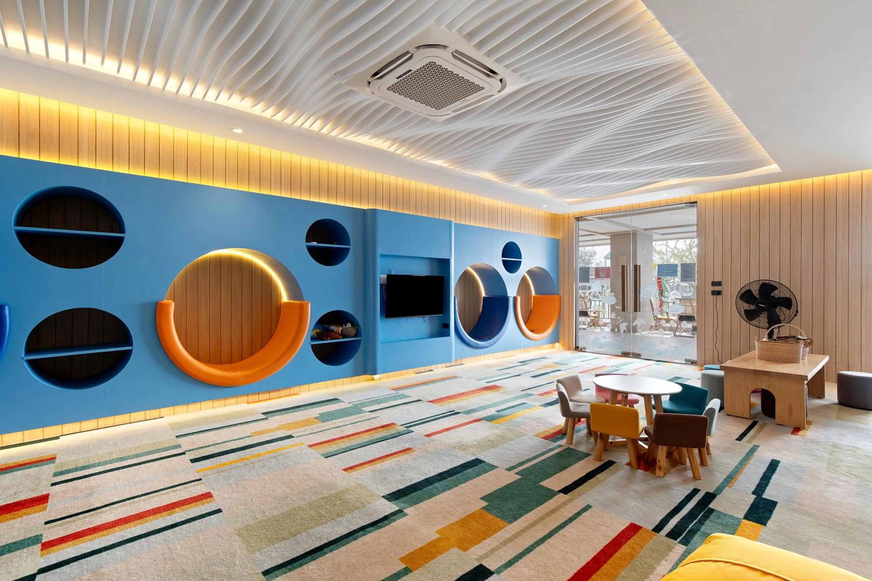 Activities, Bed in Jomtien Thani Hotel