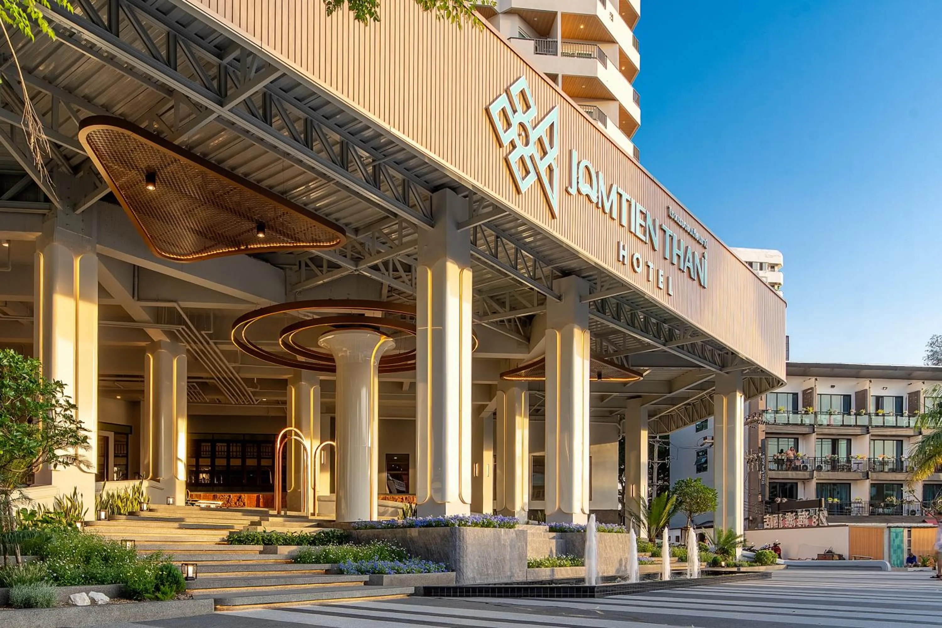 Facade/entrance in Jomtien Thani Hotel
