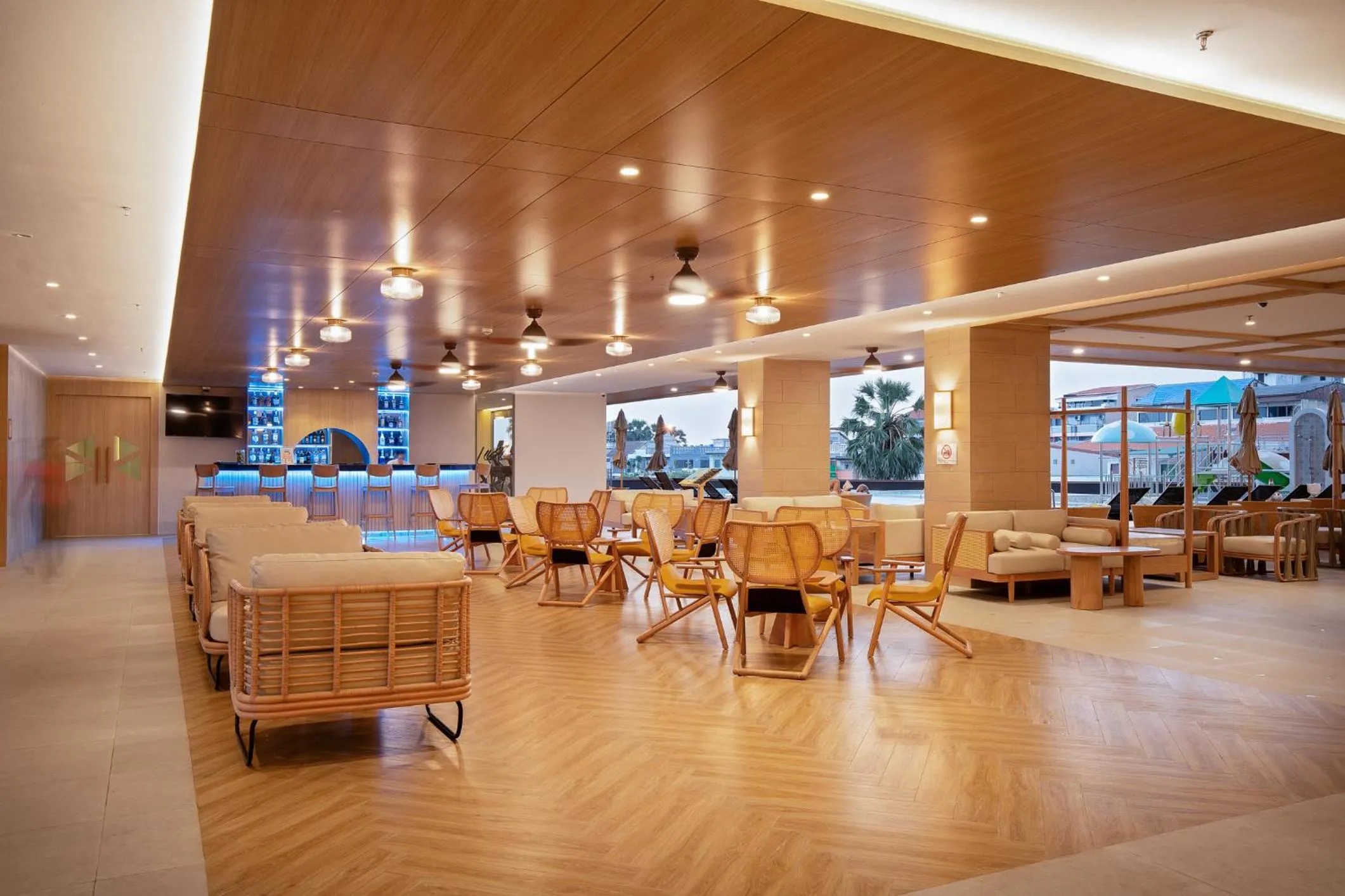 Lounge or bar in Jomtien Thani Hotel