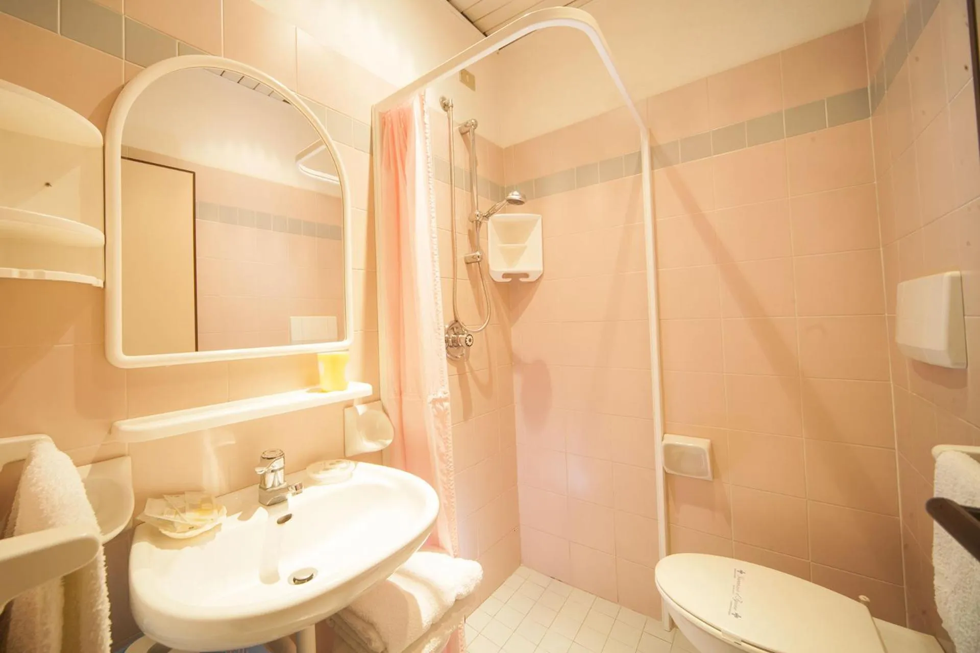 Hotel Betty Personal Style and Beach Village