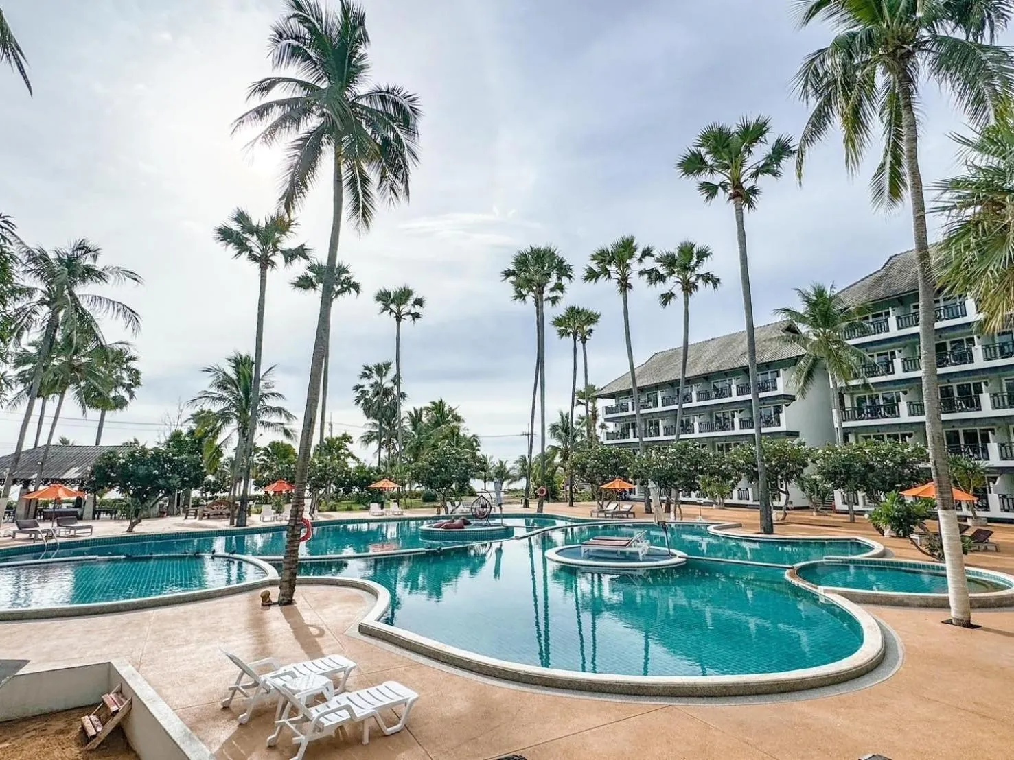 Swimming pool in Pattawia Resort & Spa, Pranburi