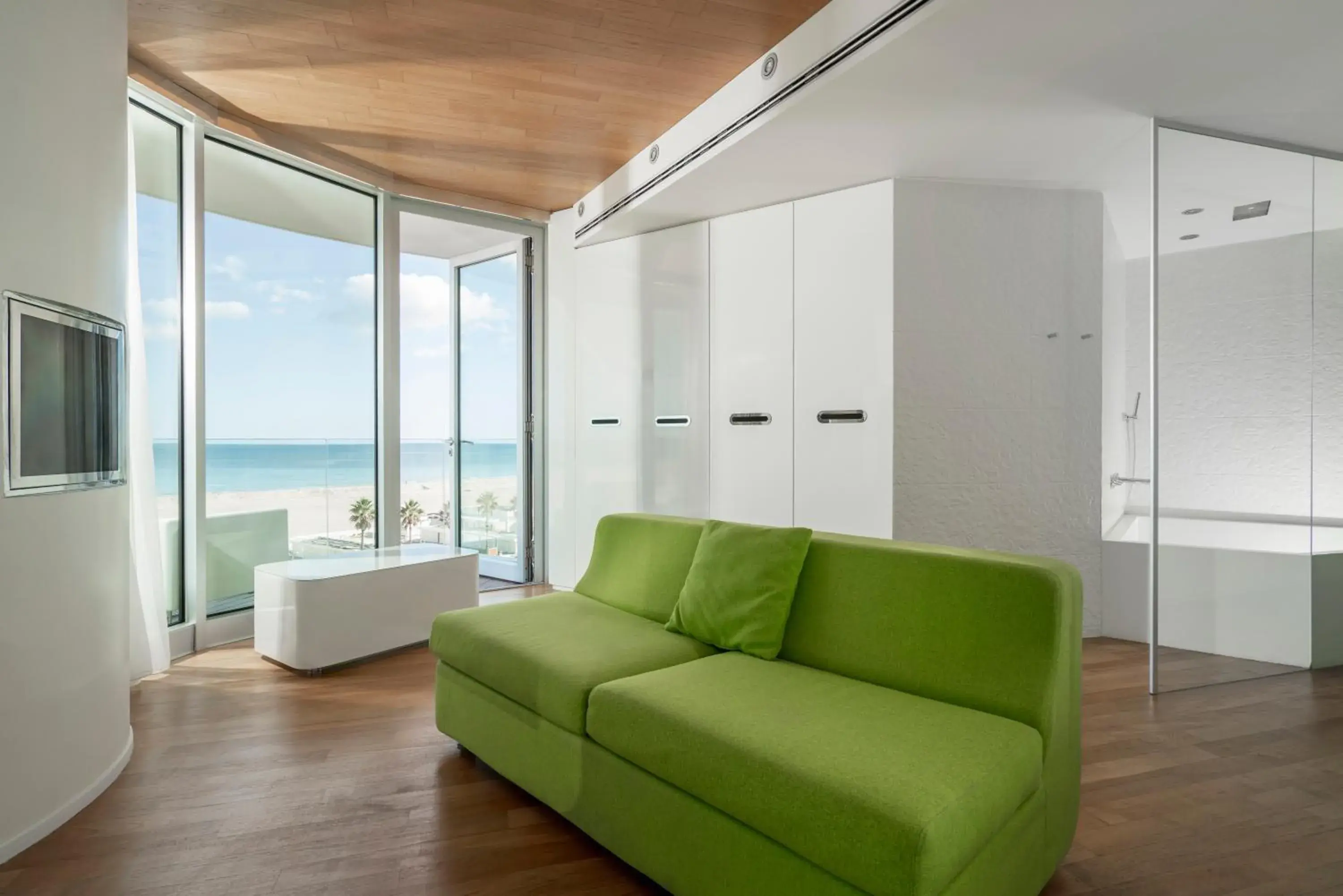 Deluxe Quadruple Room in i-Suite Hotel Deluxe Quadruple Room in i-Suite Hotel