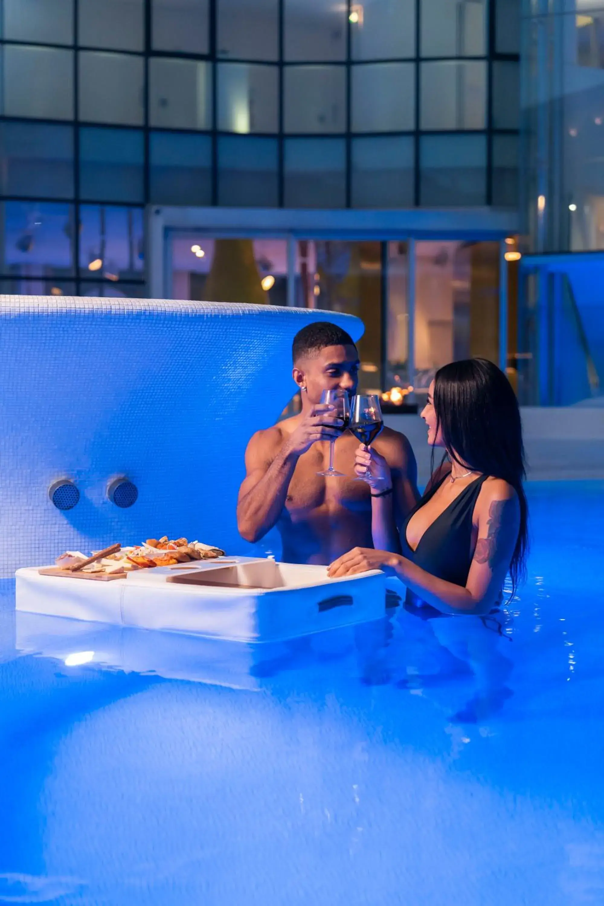 Swimming pool in i-Suite Hotel Swimming pool in i-Suite Hotel