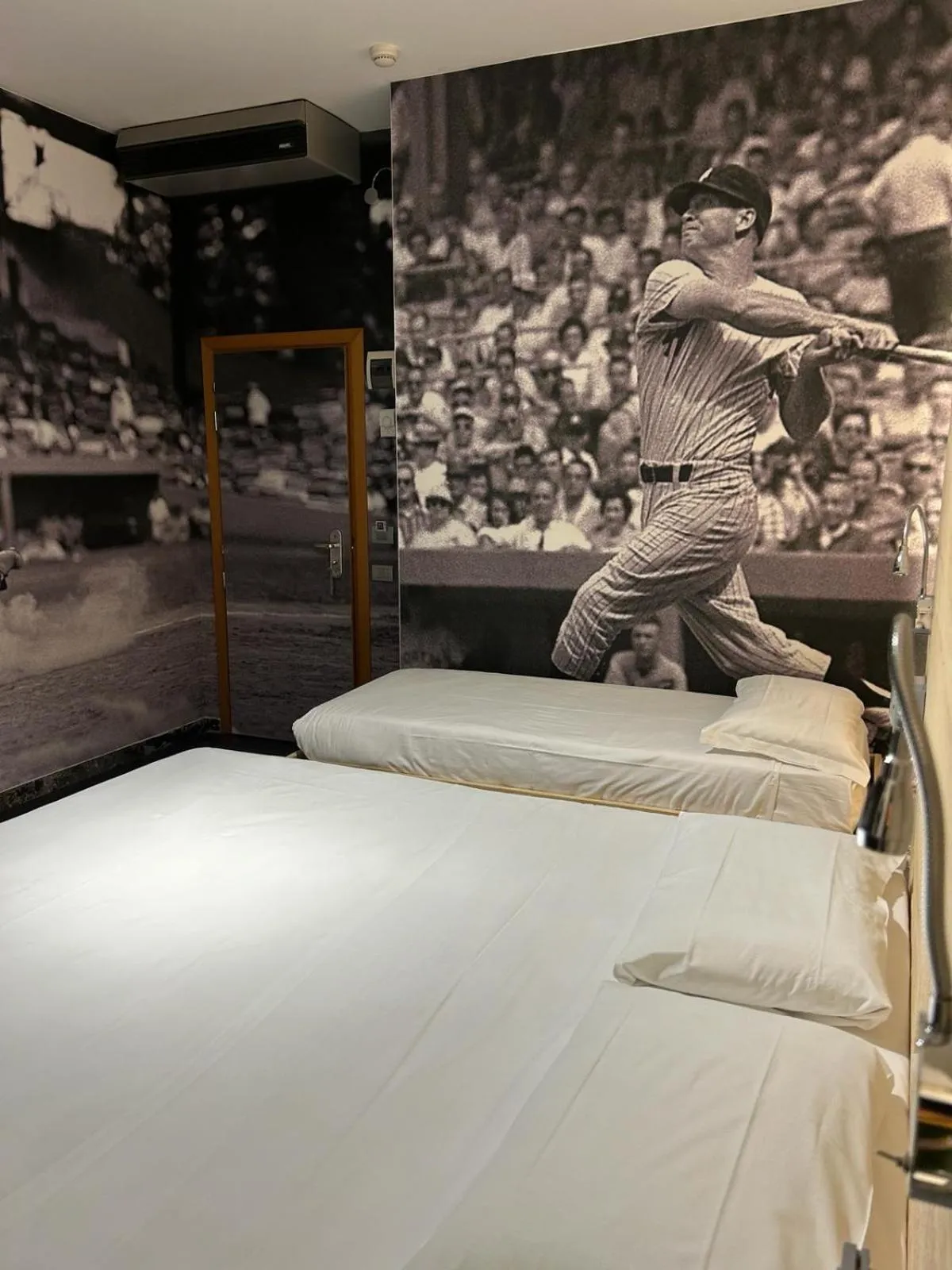 Bedroom in Hotel Perla - The storyhoteller