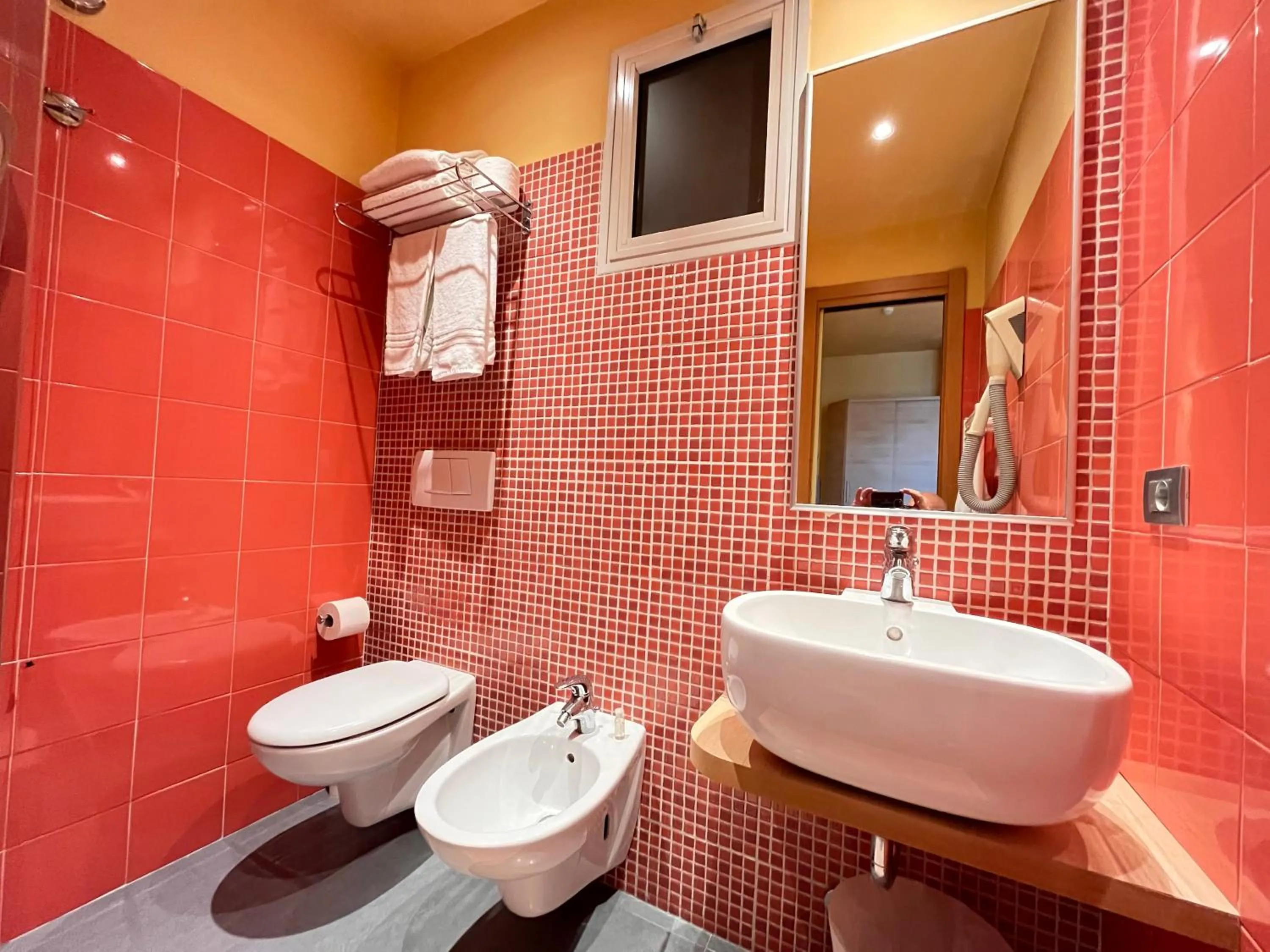 Toilet in Hotel Perla - The storyhoteller