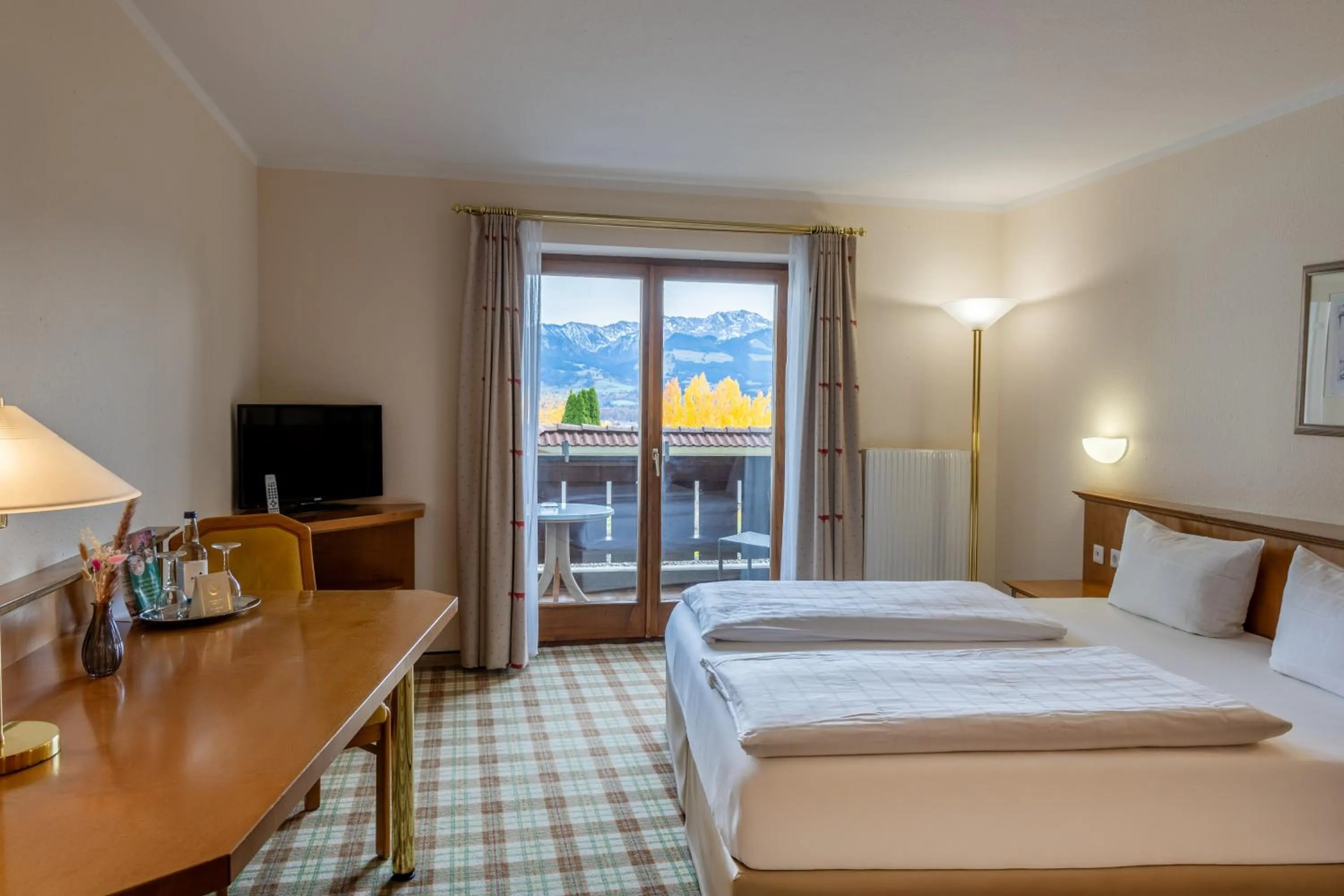 Photo of the whole room, Bed in Panoramahotel Kühbergalp