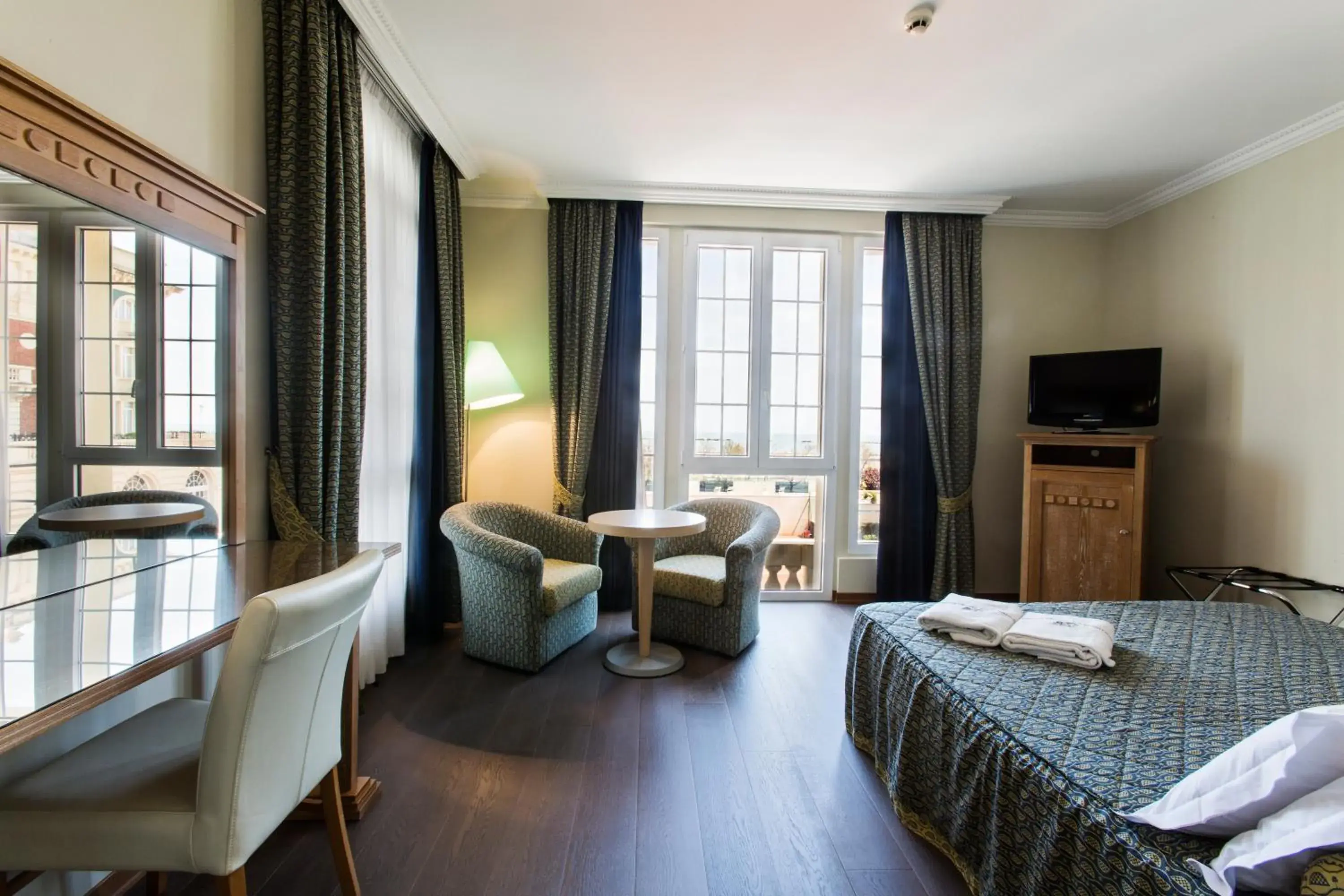 Bedroom, Seating Area in Grand Hotel Cesenatico