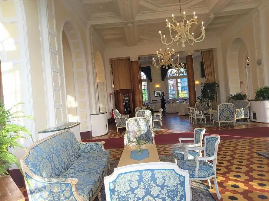 Seating Area in Grand Hotel Cesenatico