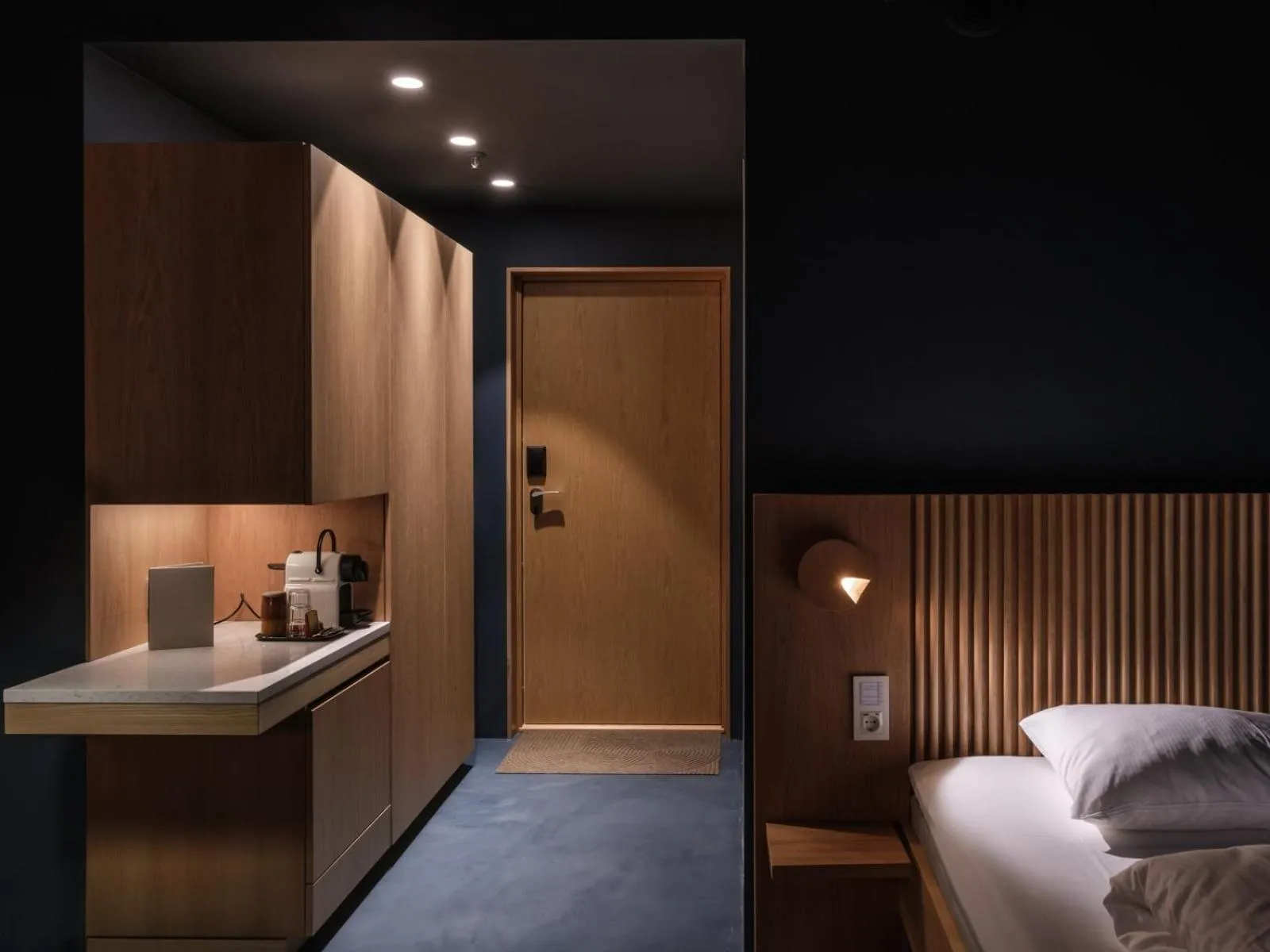 Bedroom, Bed in Hotel 1904