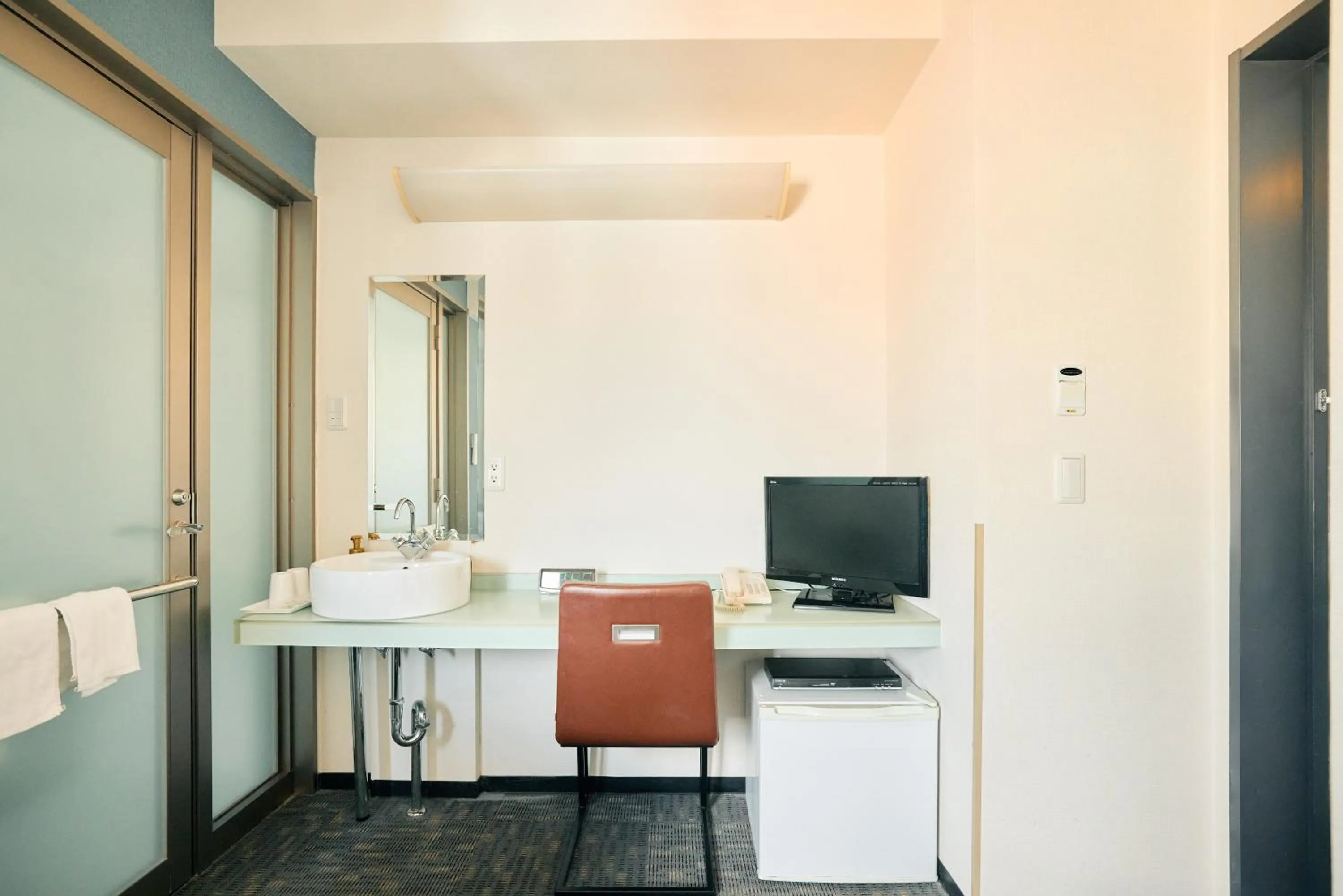 Photo of the whole room in Urbain Hiroshima Executive