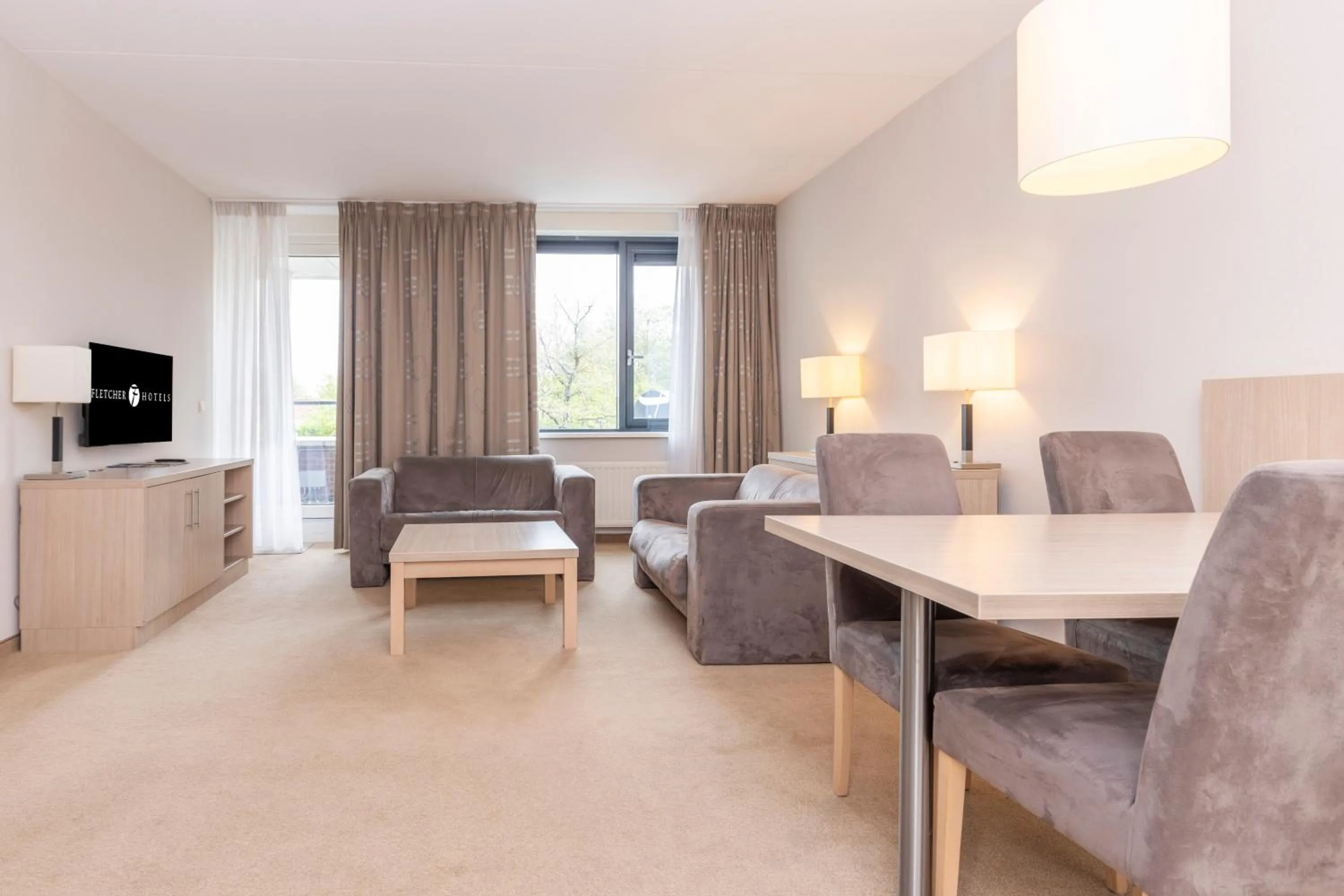 TV and multimedia in Fletcher Wellness-Hotel Kamperduinen