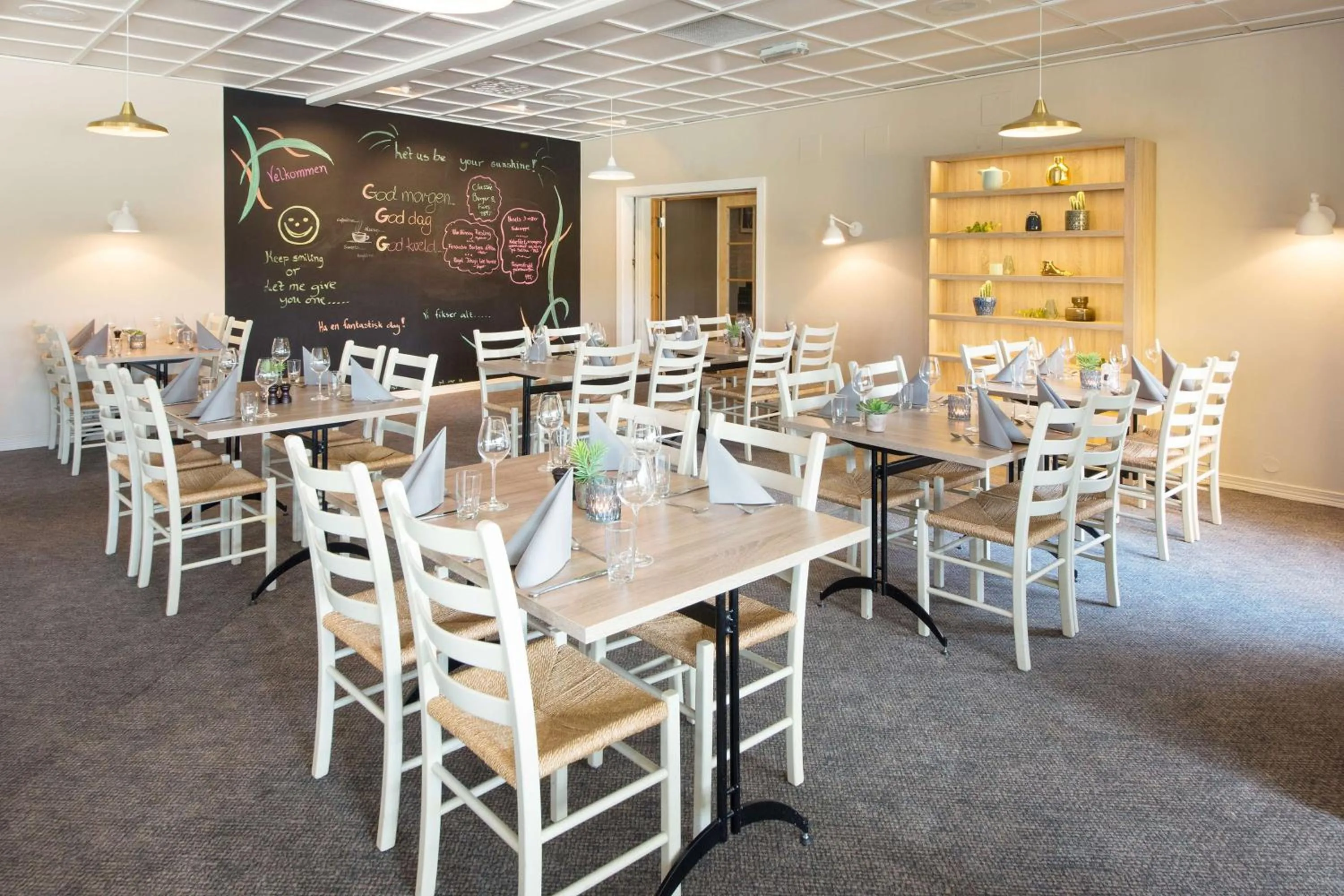 Restaurant/places to eat in Scandic Sørlandet