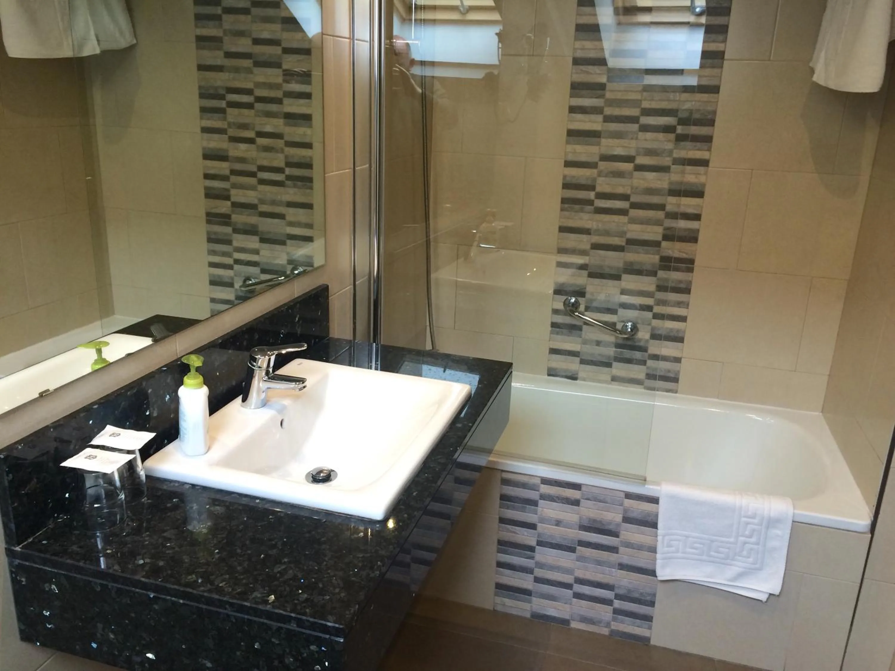 Bathroom in Castilla Guerrero