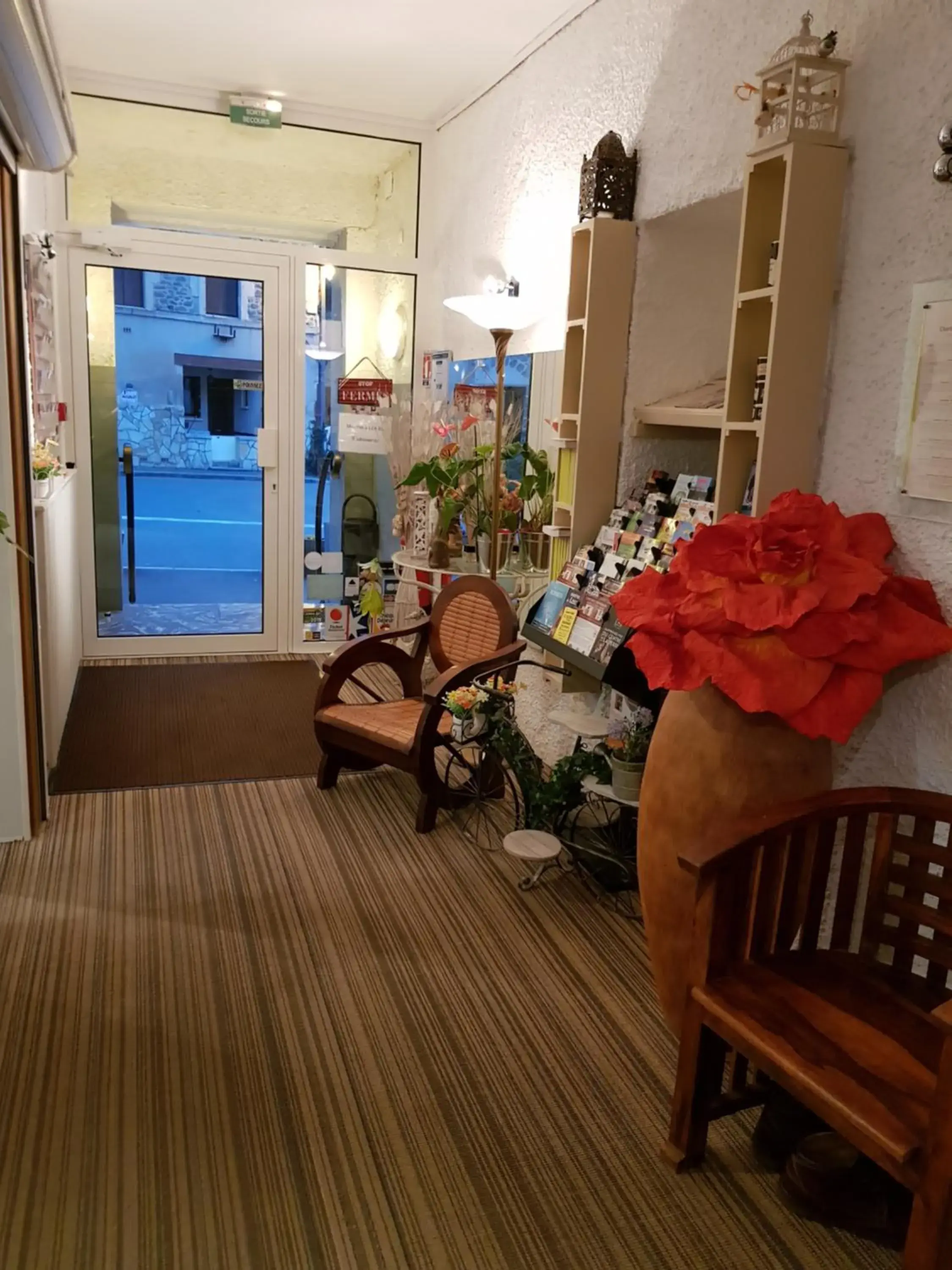 Lobby or reception in Logis hôtel restaurant les Carillons Lobby or reception in Logis hôtel restaurant les Carillons