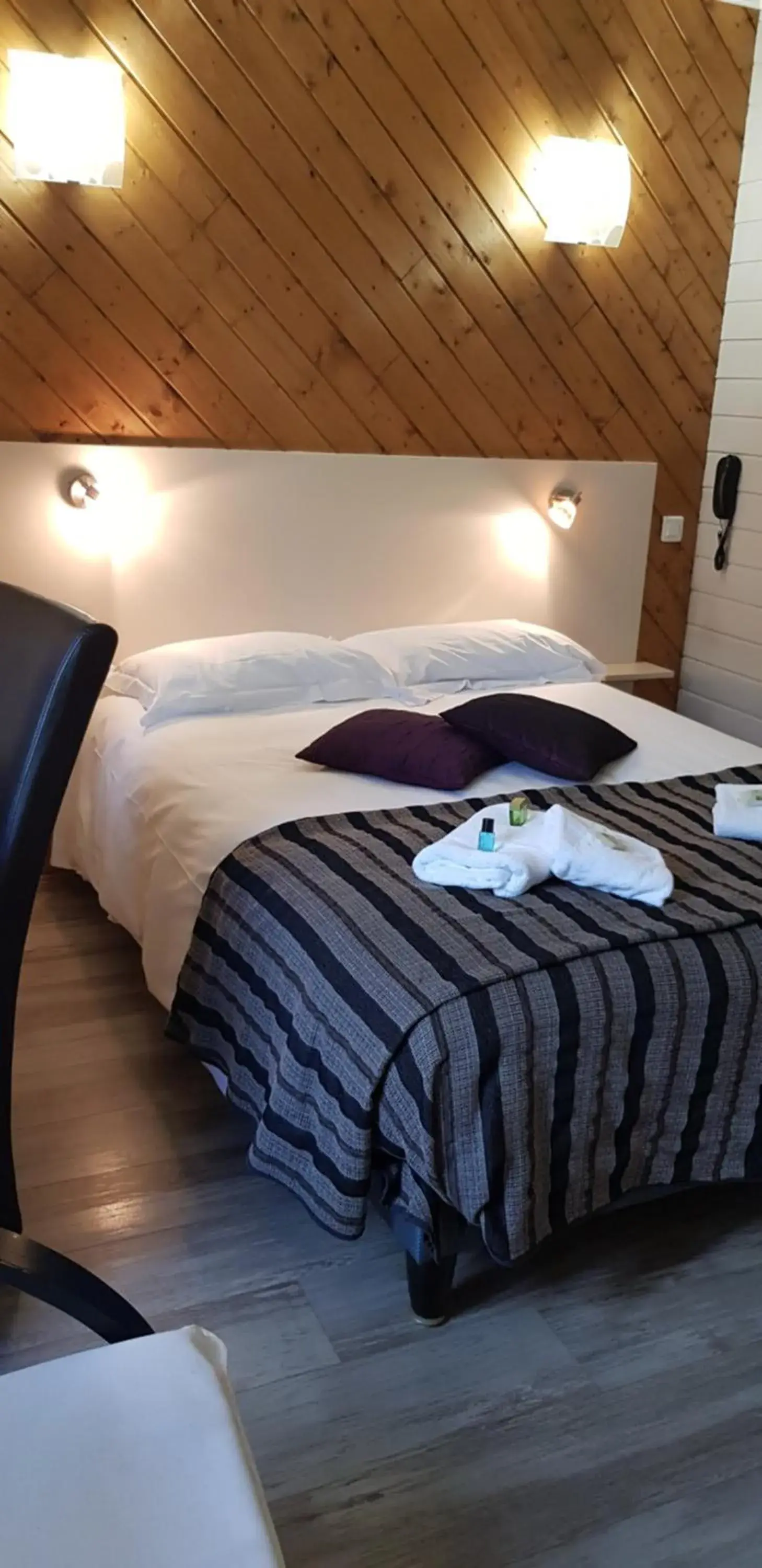 Bed in Logis hôtel restaurant les Carillons Bed in Logis hôtel restaurant les Carillons