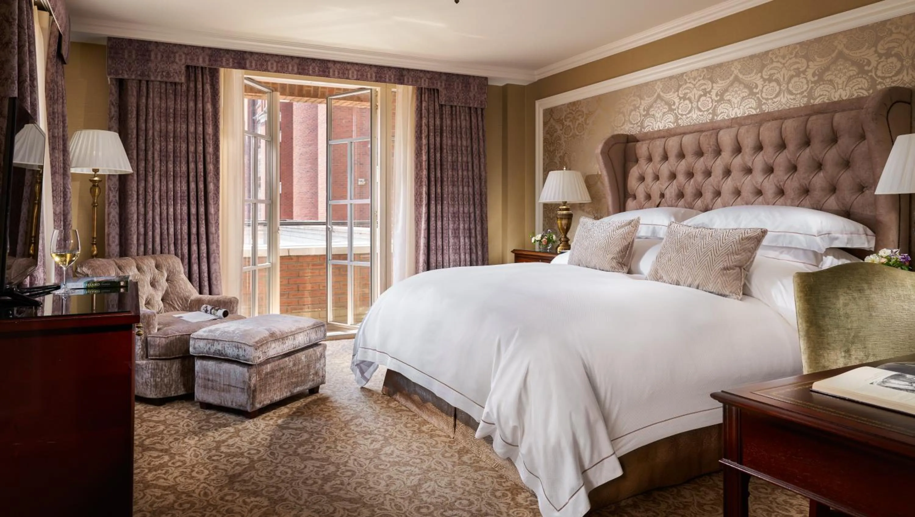 Photo of the whole room, Bed in InterContinental Dublin by IHG