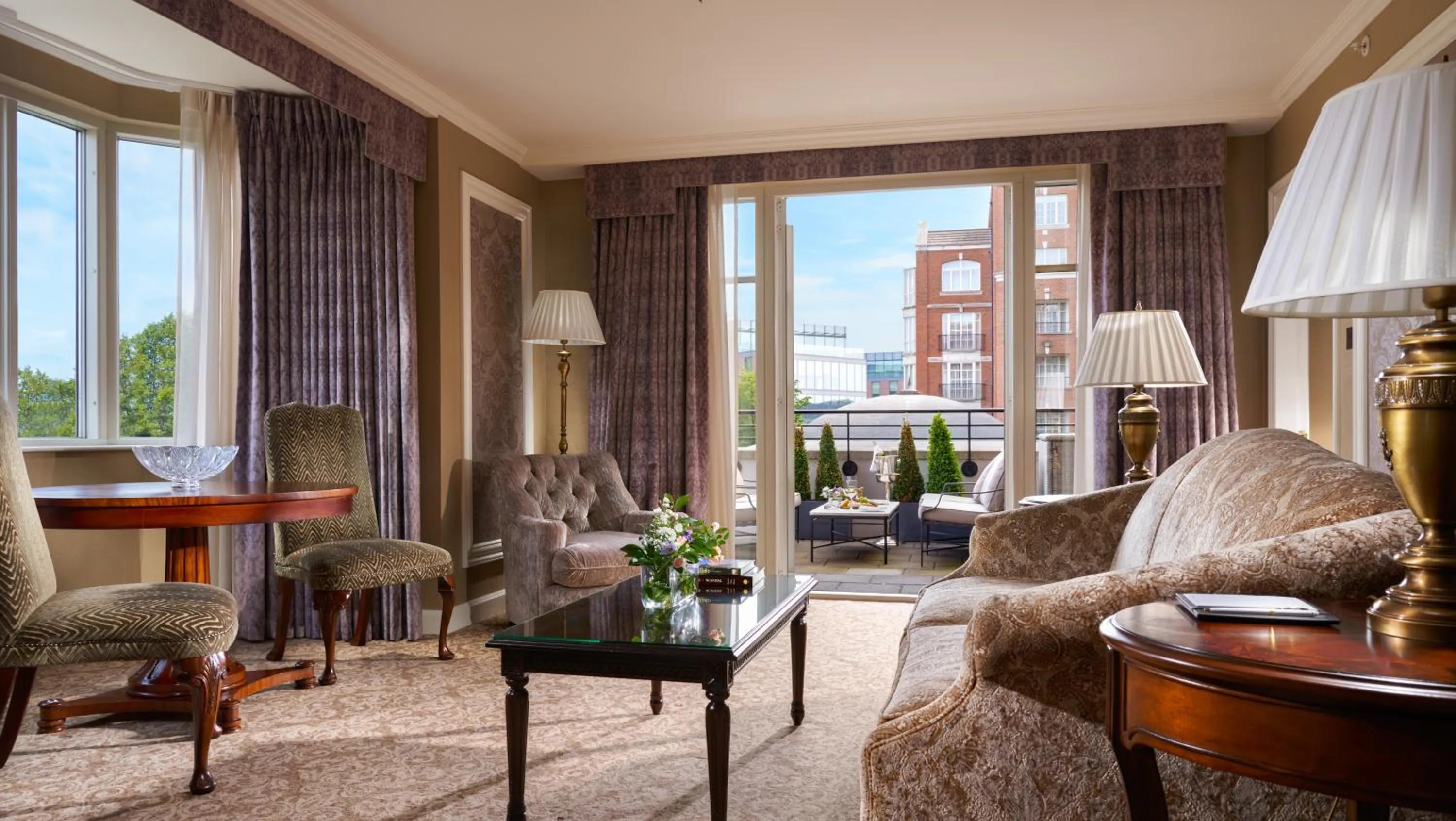 Living room in InterContinental Dublin by IHG