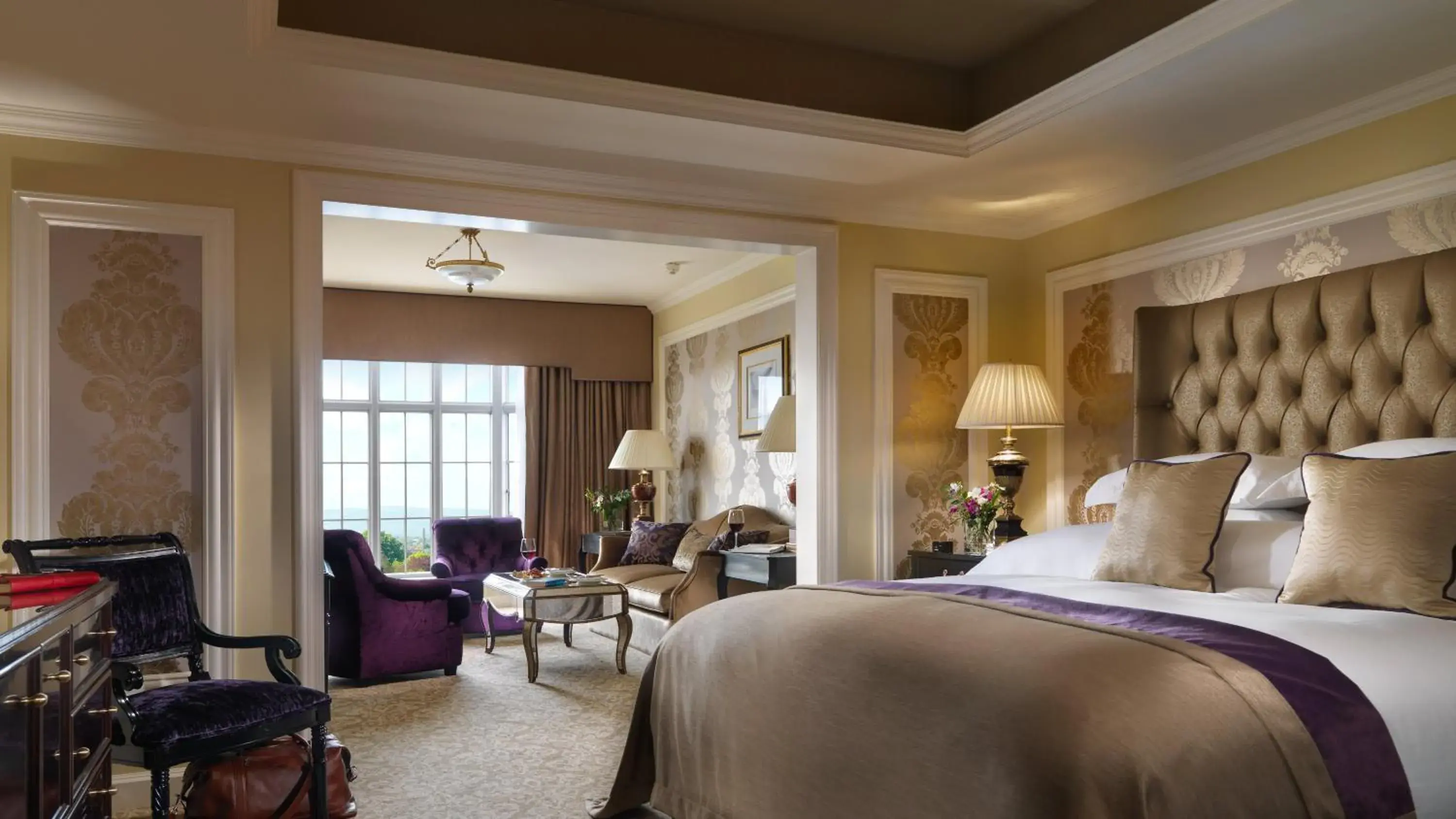 Junior King Suite with Sofa Bed in InterContinental Dublin by IHG Junior King Suite with Sofa Bed in InterContinental Dublin by IHG