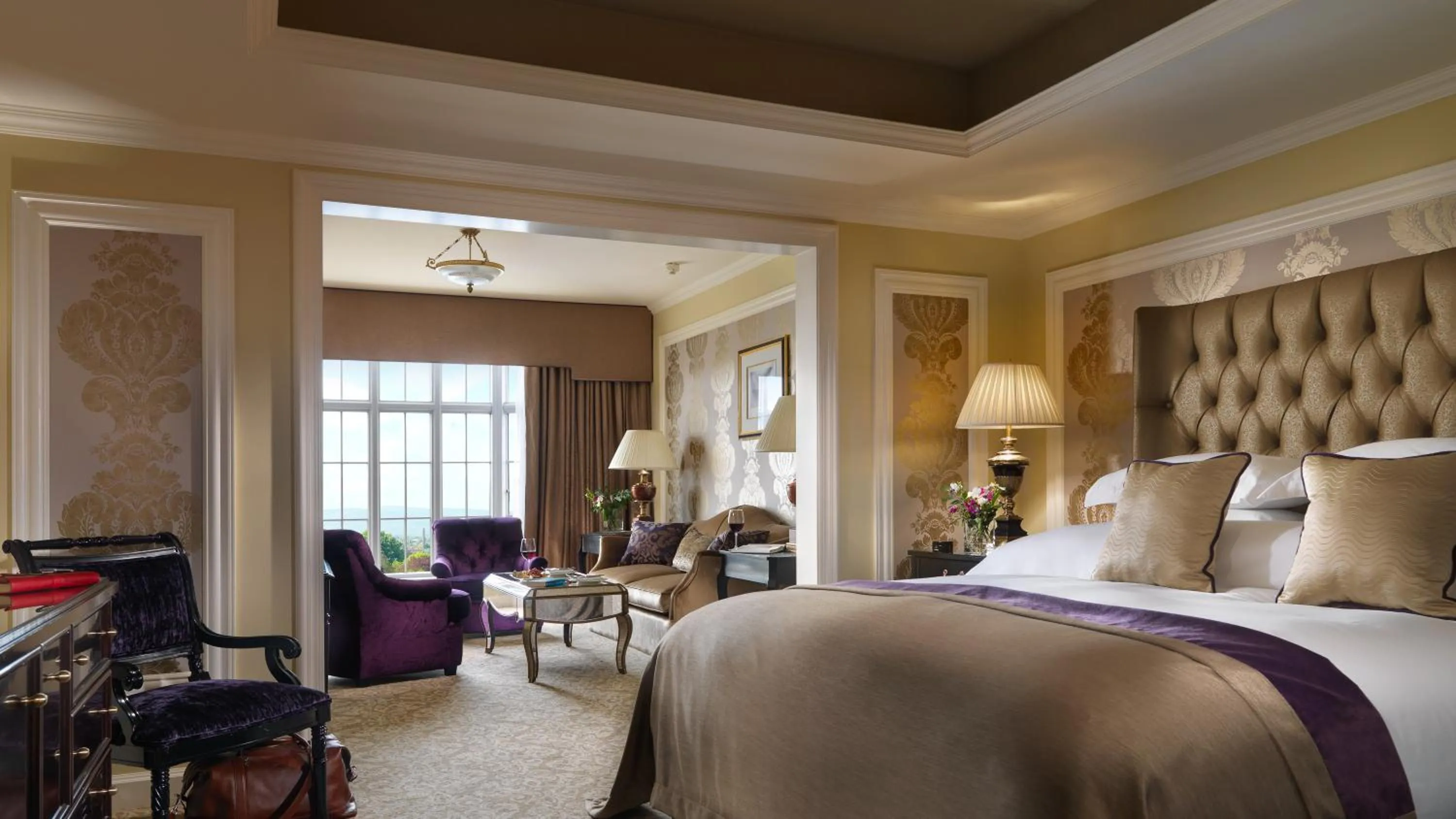 Living room, Bed in InterContinental Dublin by IHG