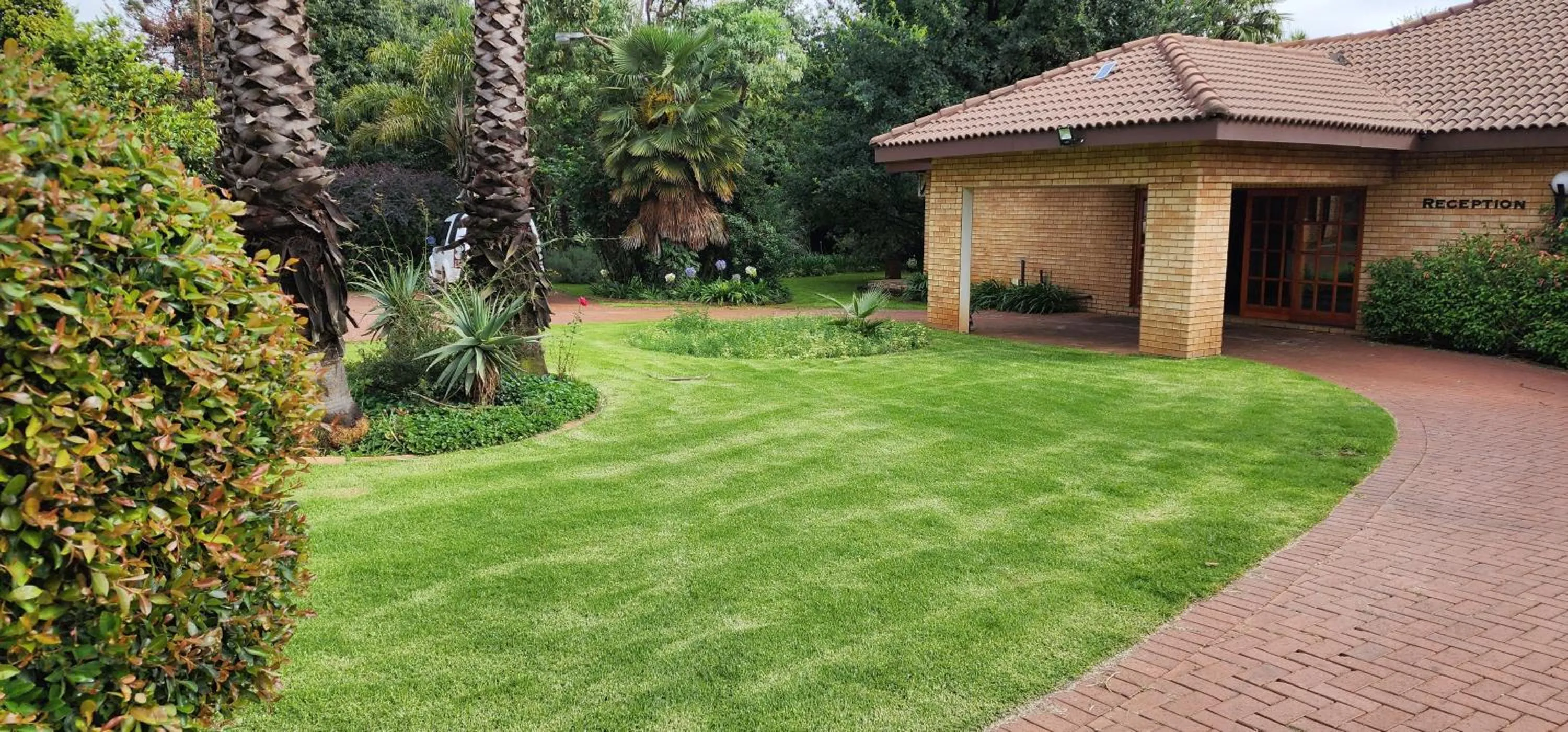 Day in Avant Garde Lodge