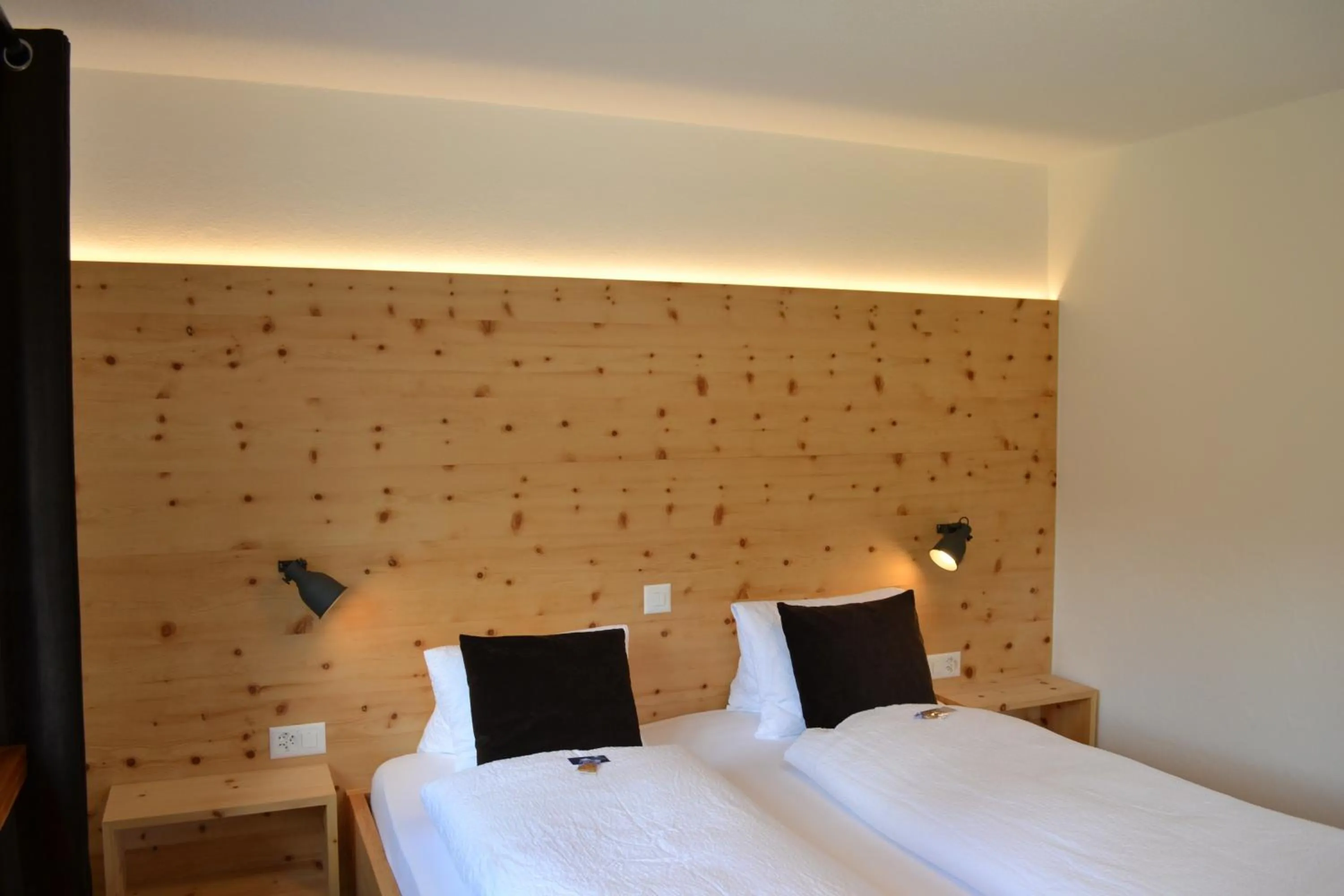 Photo of the whole room, Bed in Schorta's Alvetern - Boutique Hotel