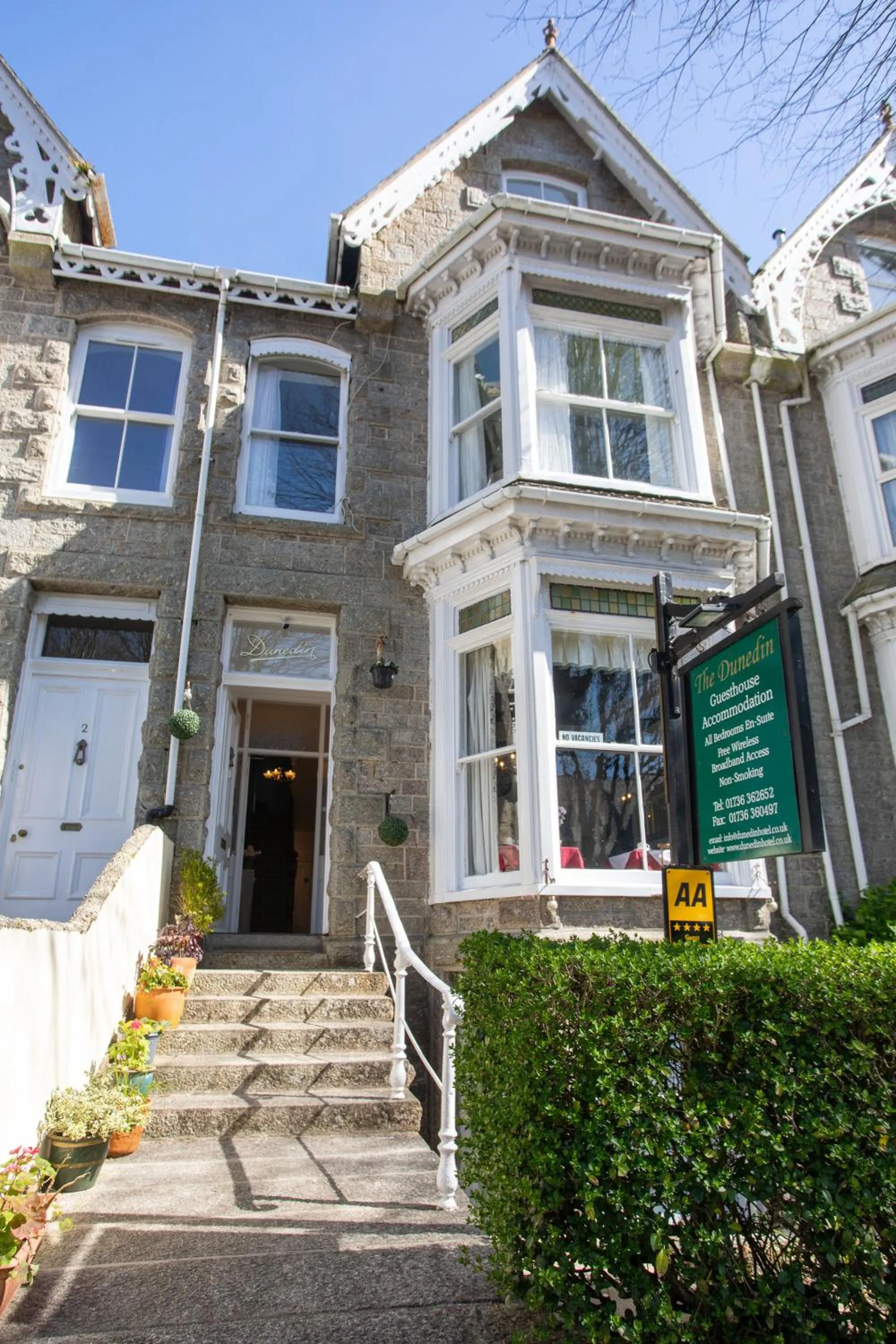 Dunedin Guest House
