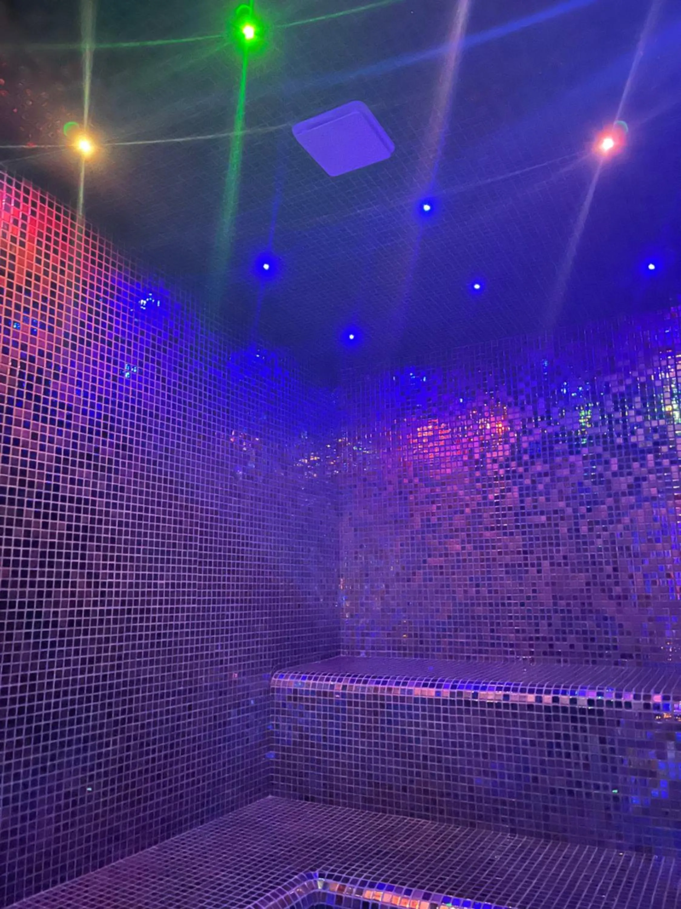 Steam room in Hôtel & Spa Le Gambetta, Bergerac, Centre ville