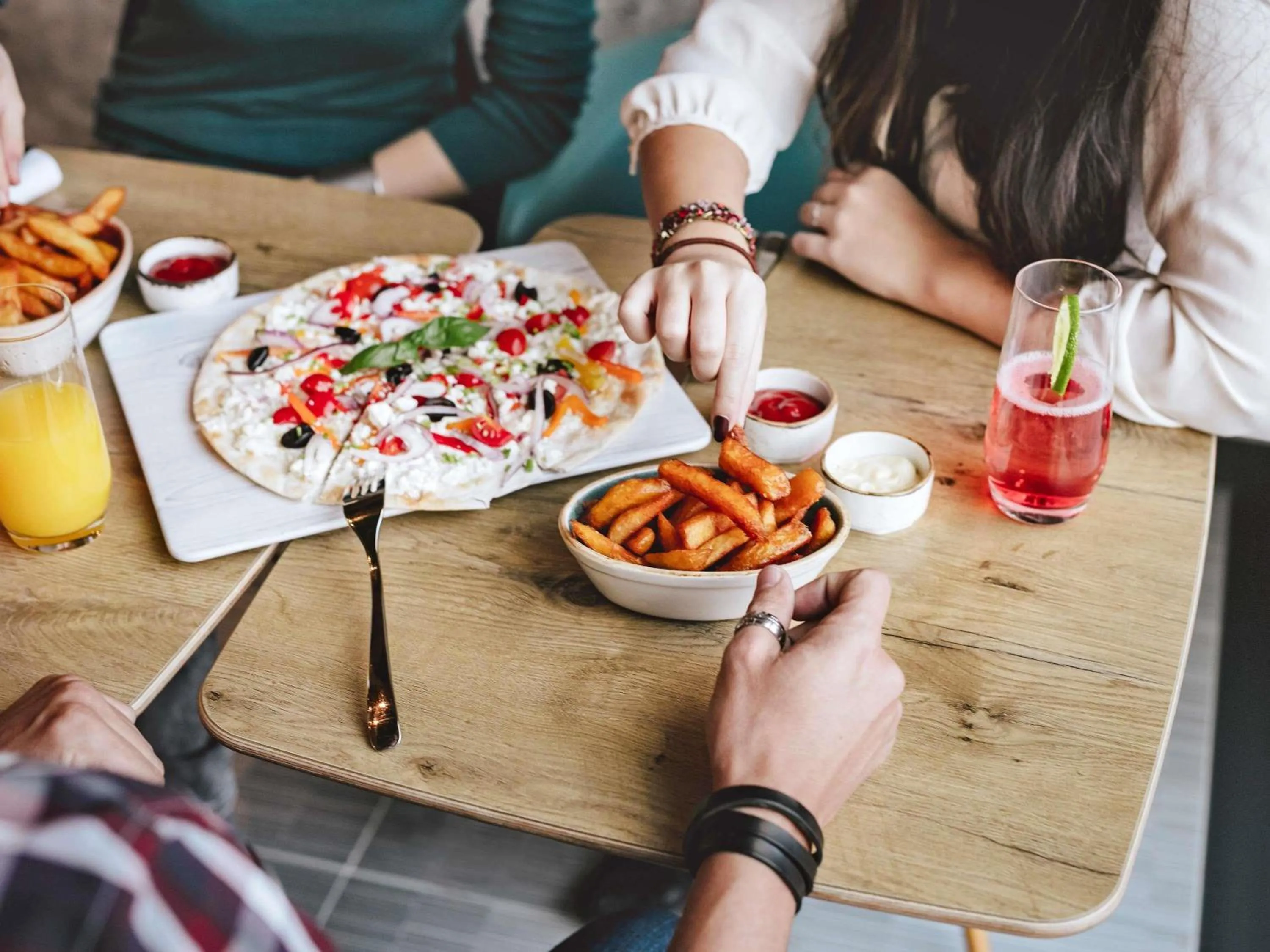 Restaurant/places to eat in Hotel ibis Lisboa Jose Malhoa