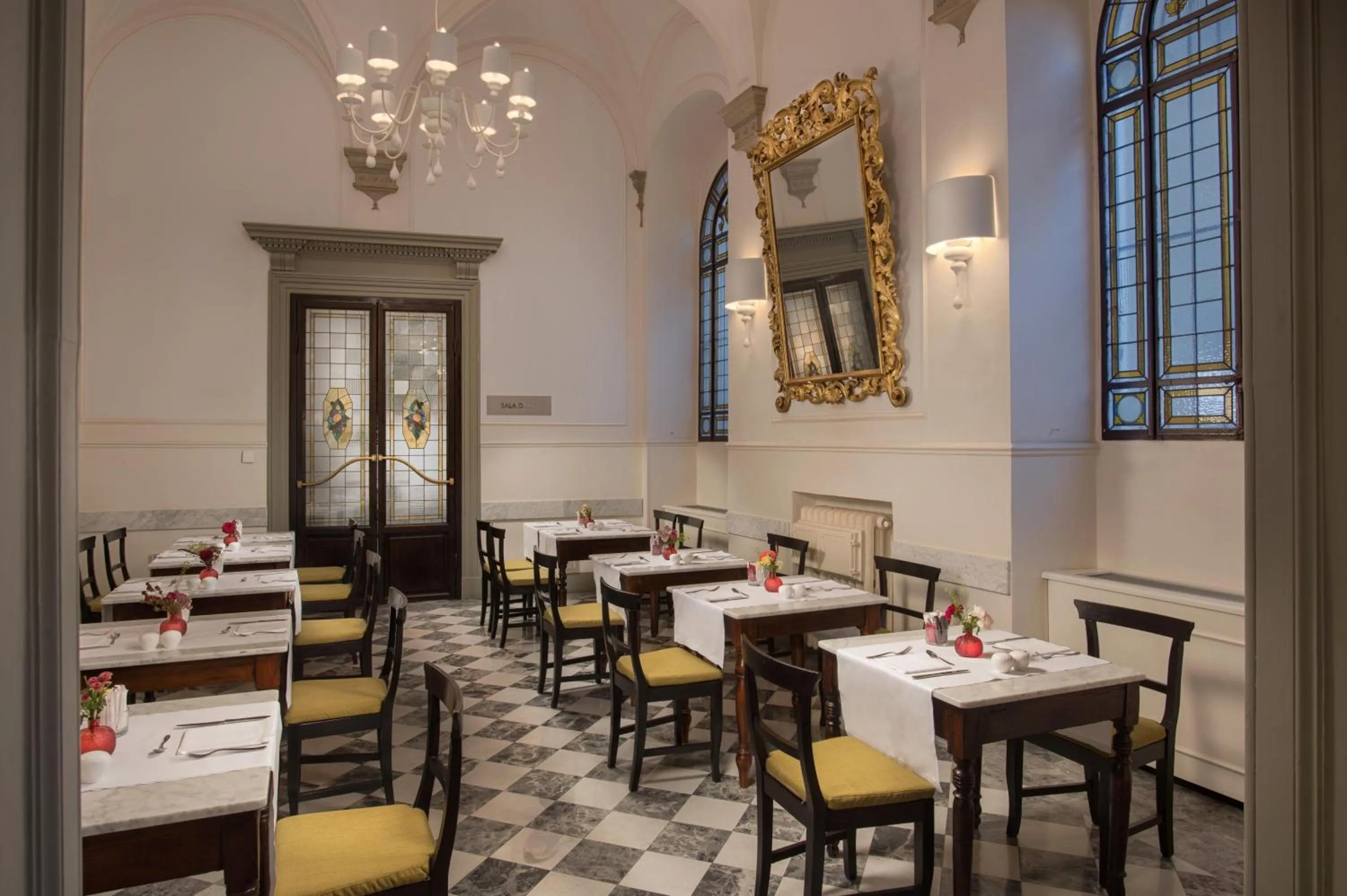 Restaurant/places to eat in NH Collection Firenze Porta Rossa