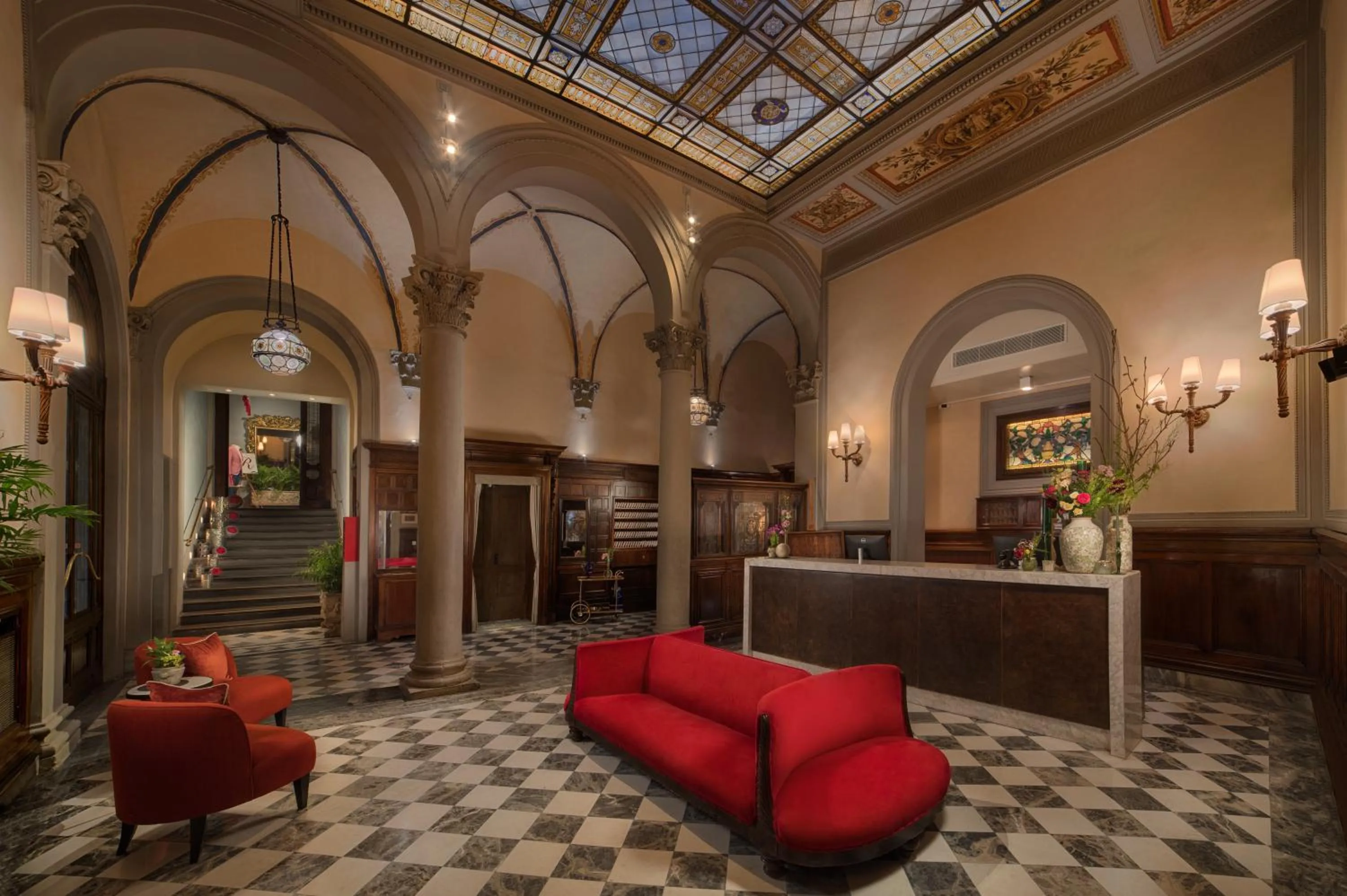 Lobby or reception in NH Collection Firenze Porta Rossa