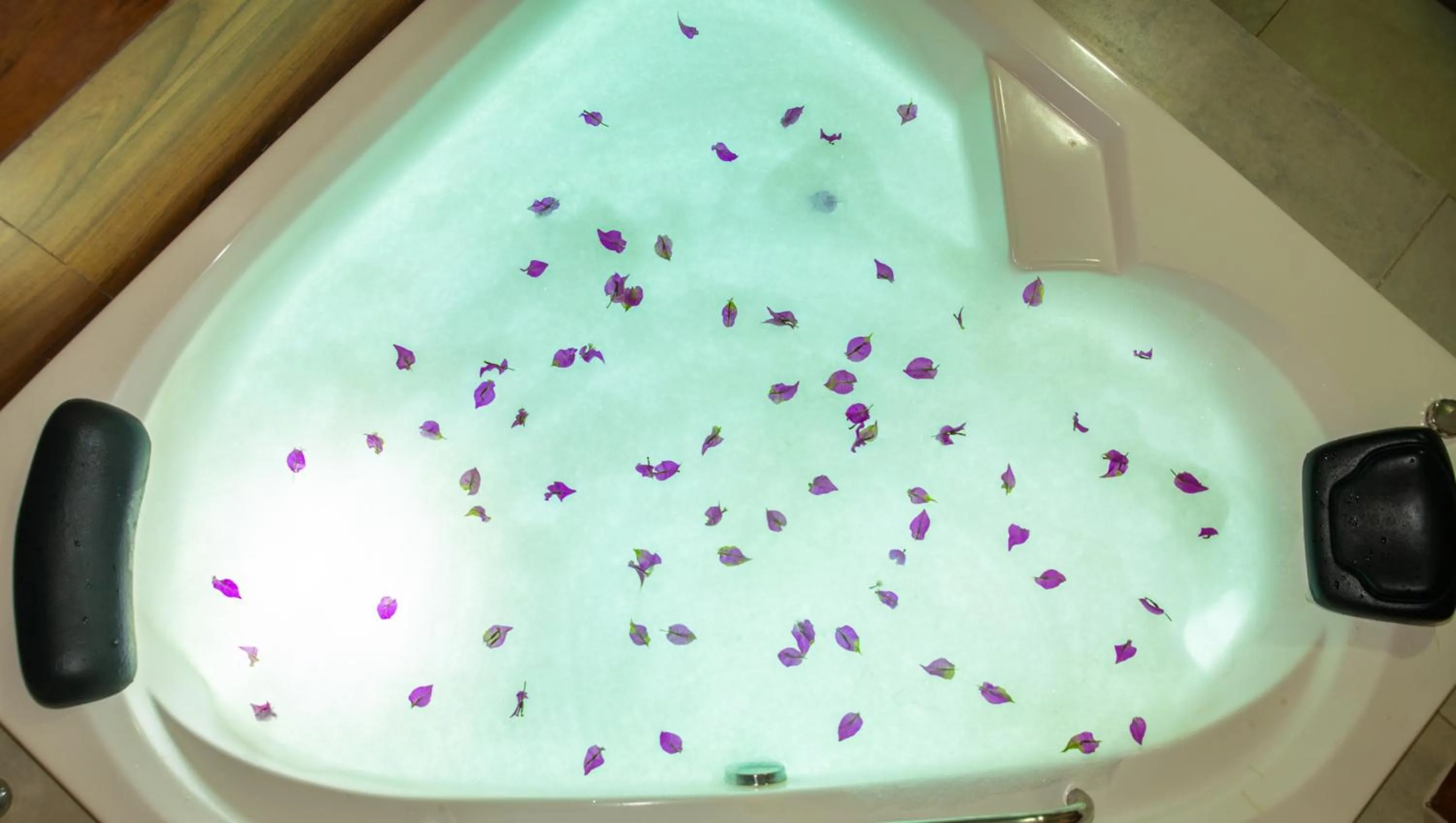 Hot Tub in Hotel Marinas