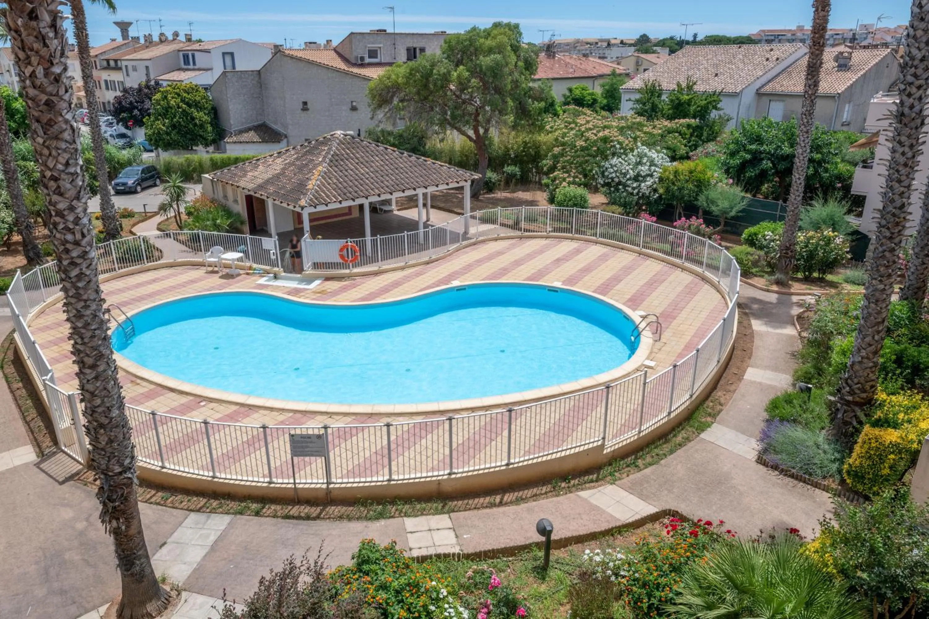 Swimming pool in Residence Residhotel Mayflower