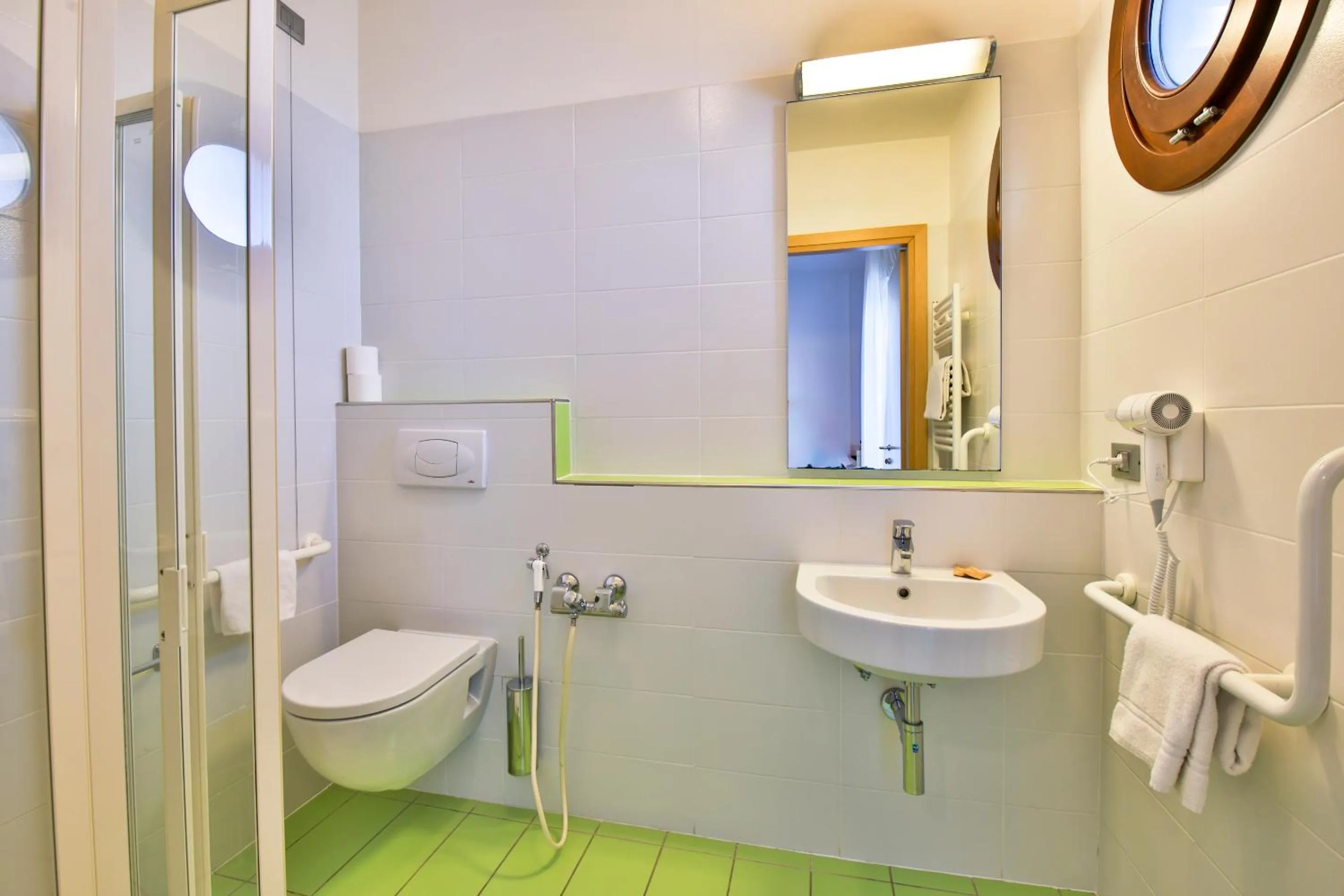 Bathroom in Hotel Trieste Mare