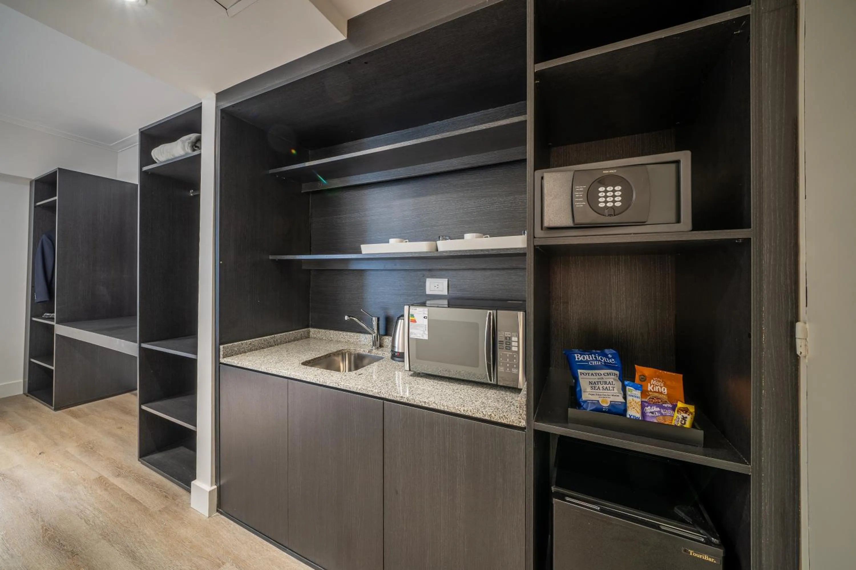 Coffee/tea facilities in Efe Hotel & Cowork