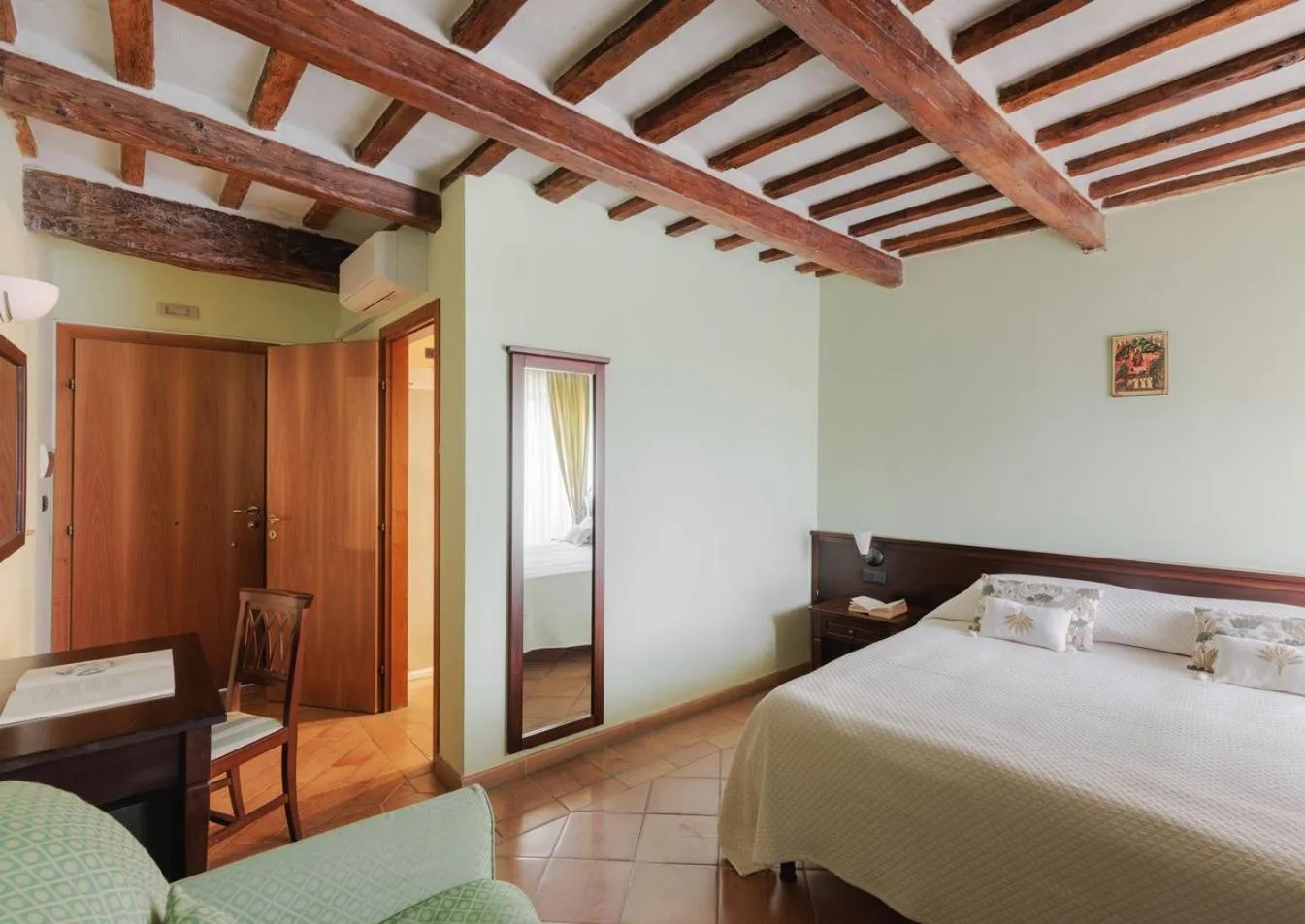 Bed in Hotel San Claudio