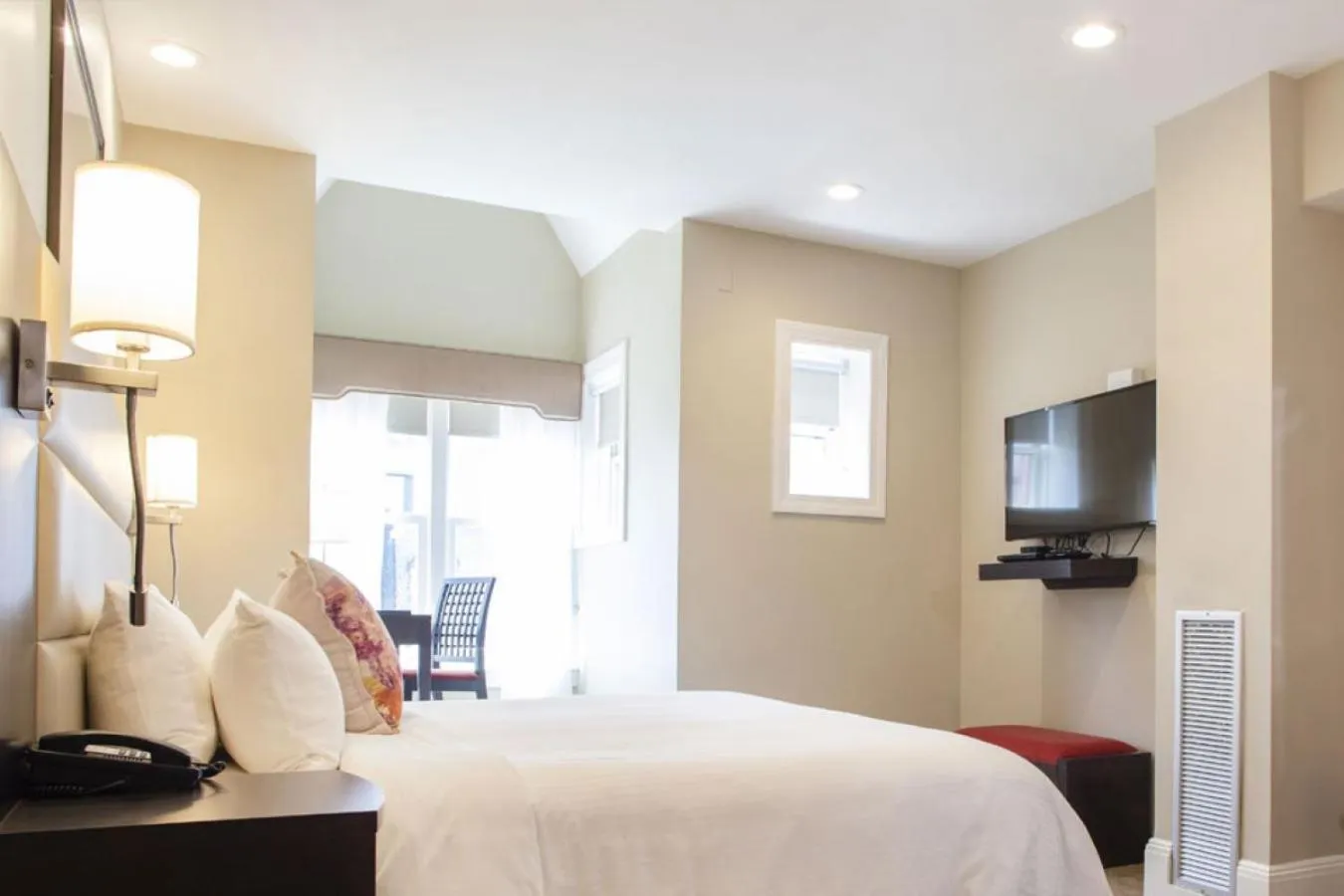 Bedroom, Bed in Newbury Guest House