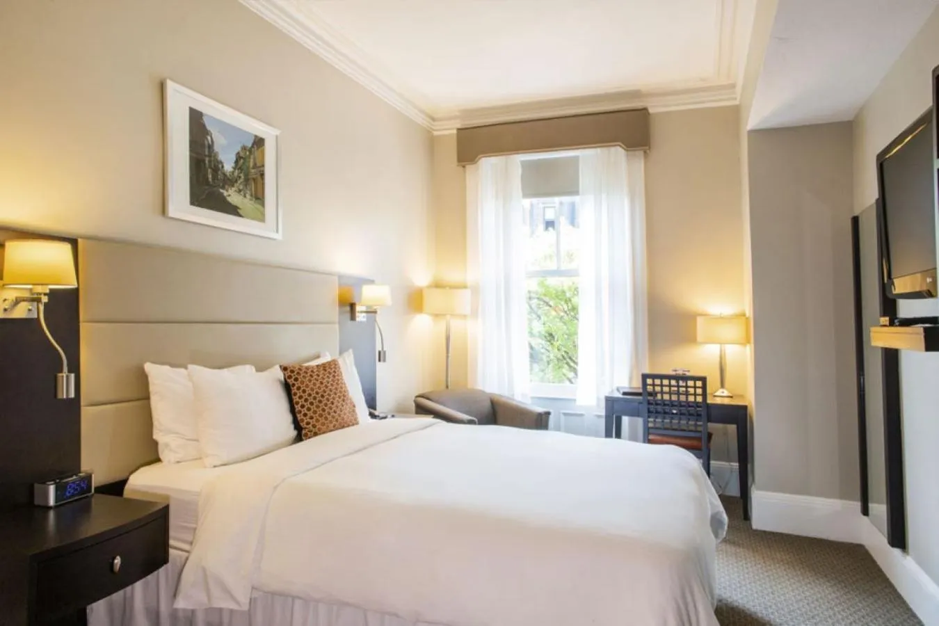 Bedroom, Bed in Newbury Guest House