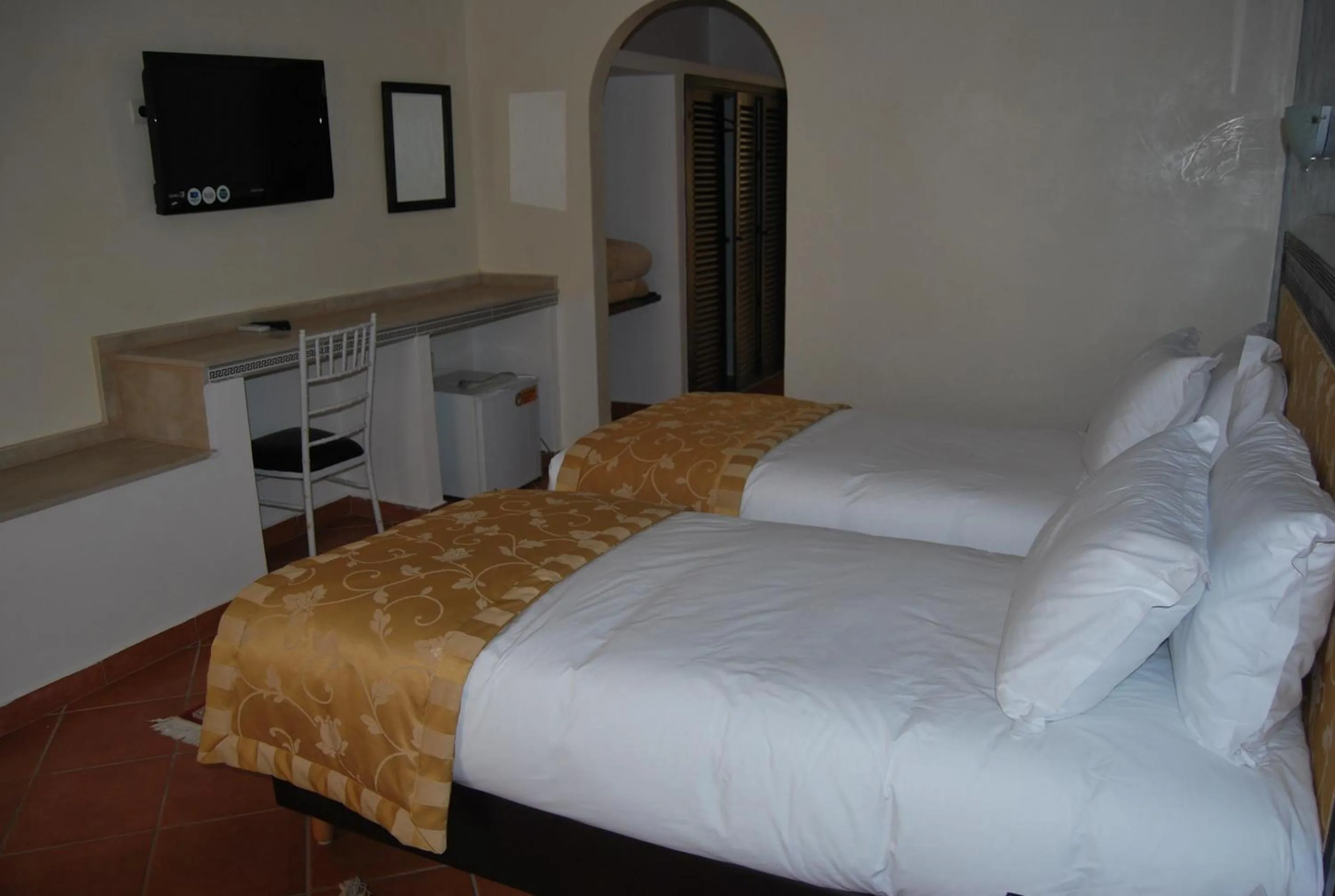 Photo of the whole room, Bed in Hotel Al Khaima