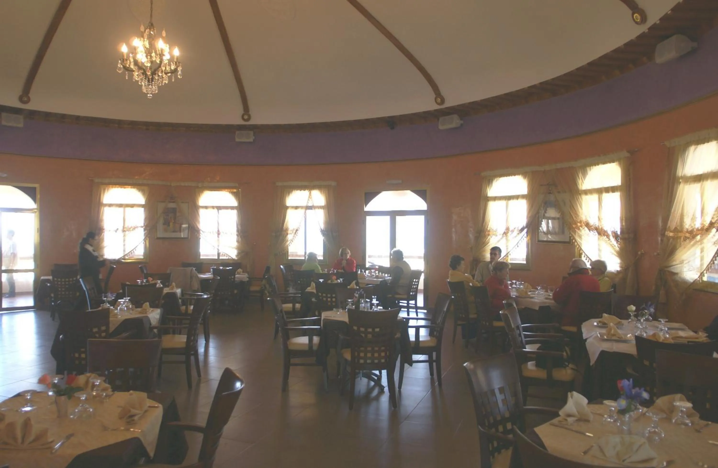 Restaurant/places to eat in Hotel Al Khaima